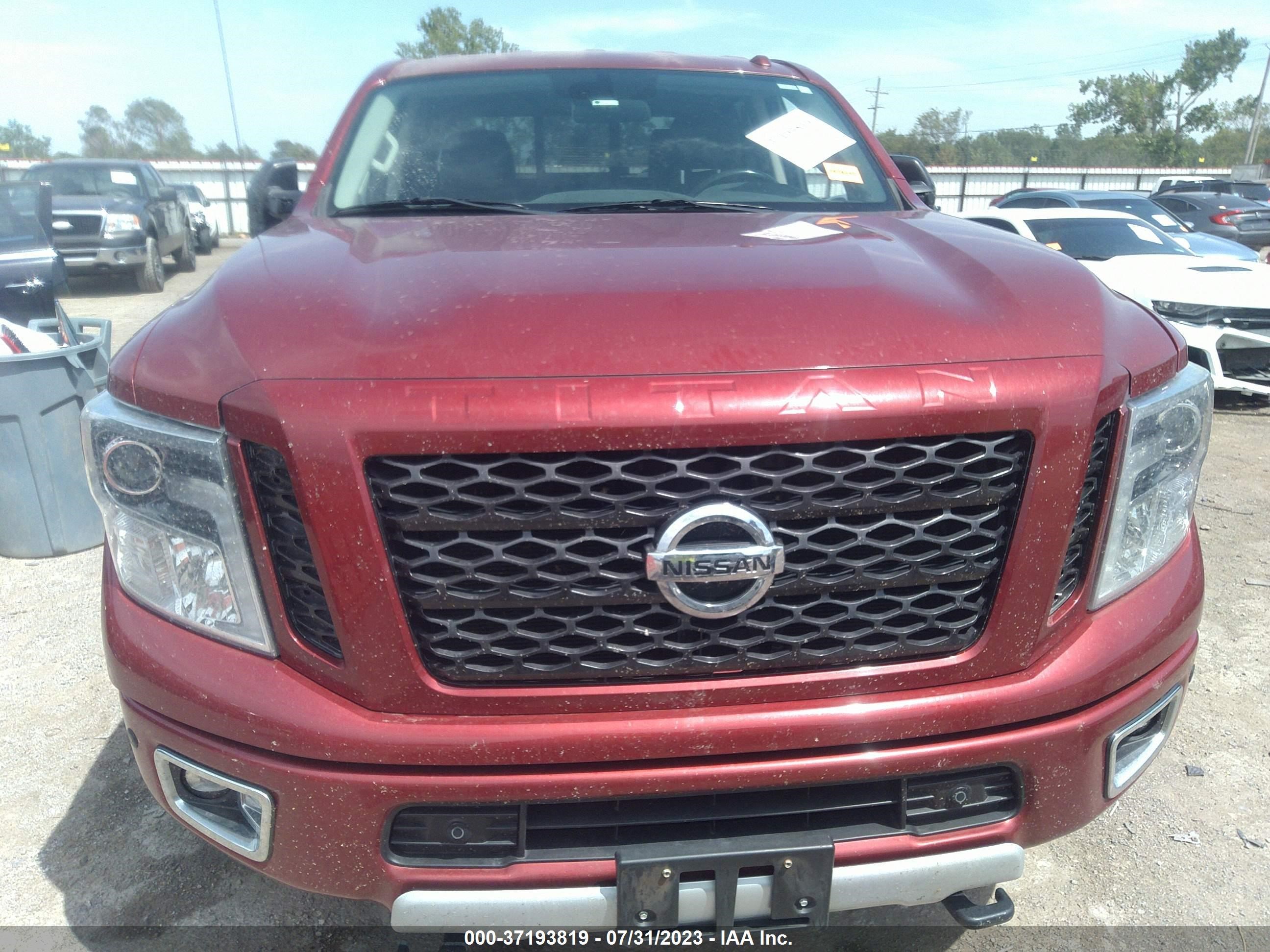 Photo 11 VIN: 1N6BA1F42JN523978 - NISSAN NULL 