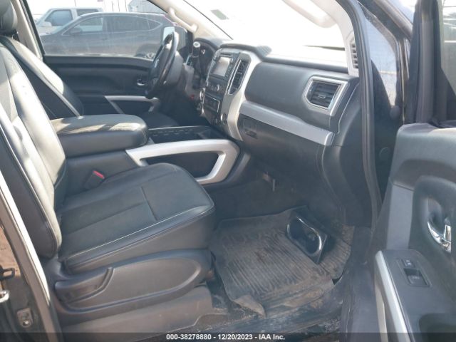 Photo 4 VIN: 1N6BA1F43JN526095 - NISSAN TITAN XD 