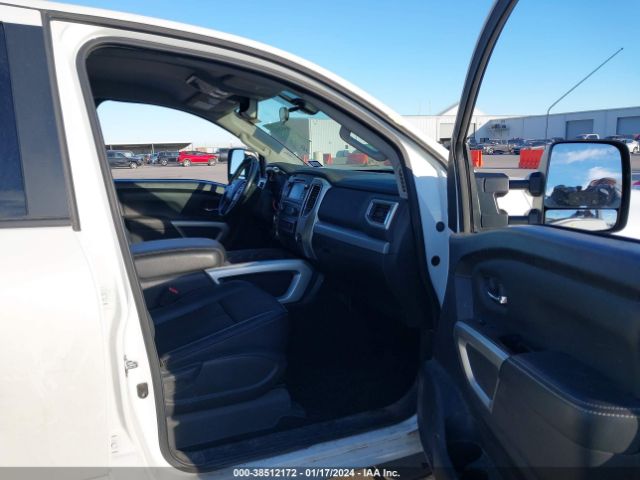 Photo 4 VIN: 1N6BA1F43KN532870 - NISSAN TITAN XD 