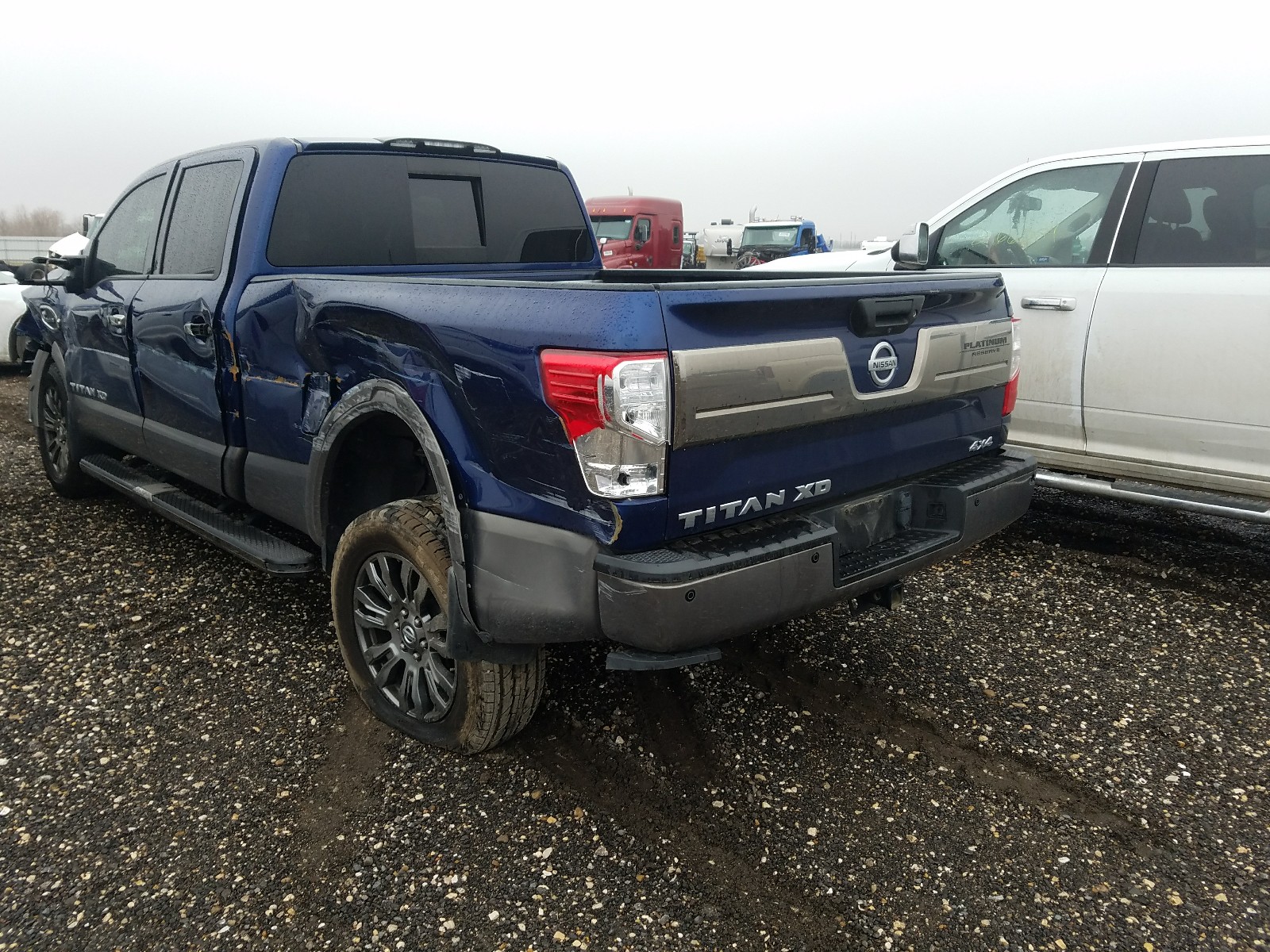 Photo 2 VIN: 1N6BA1F45HN574322 - NISSAN TITAN XD 