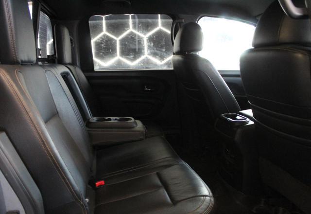 Photo 5 VIN: 1N6BA1F46JN524633 - NISSAN TITAN XD S 