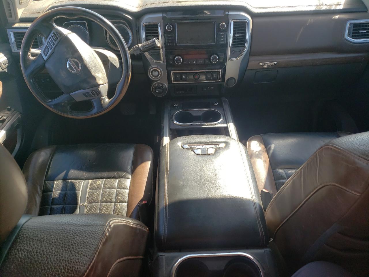 Photo 8 VIN: 1N6BA1F46KN506439 - NISSAN TITAN 