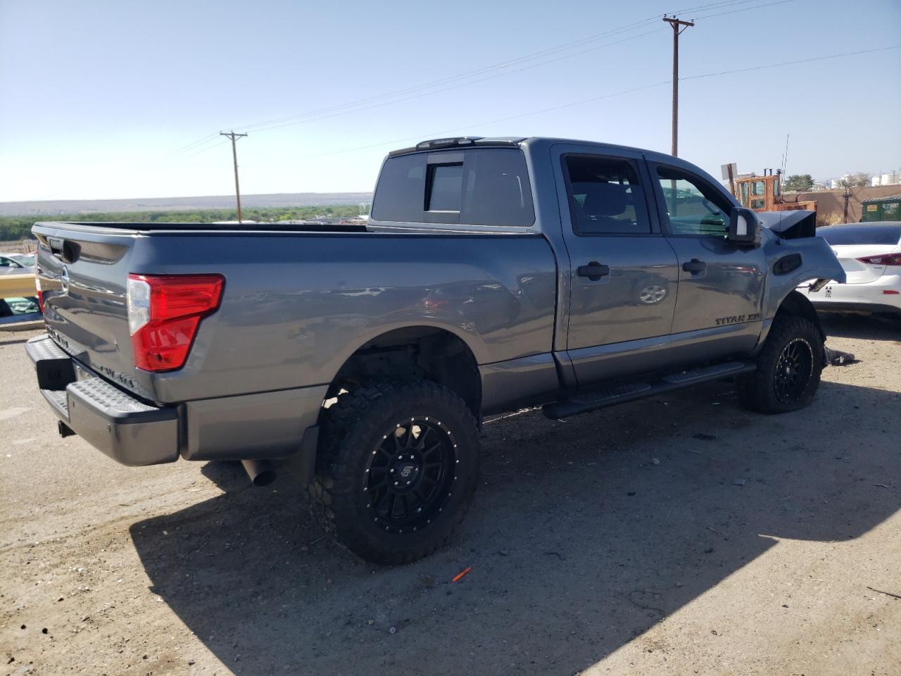 Photo 2 VIN: 1N6BA1F48JN516677 - NISSAN TITAN 