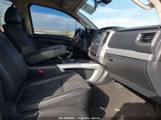 Photo 4 VIN: 1N6BA1F49JN535044 - NISSAN TITAN 