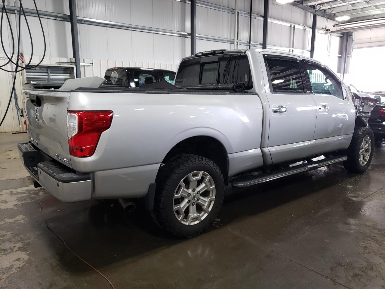 Photo 2 VIN: 1N6BA1F4XHN512320 - NISSAN TITAN 