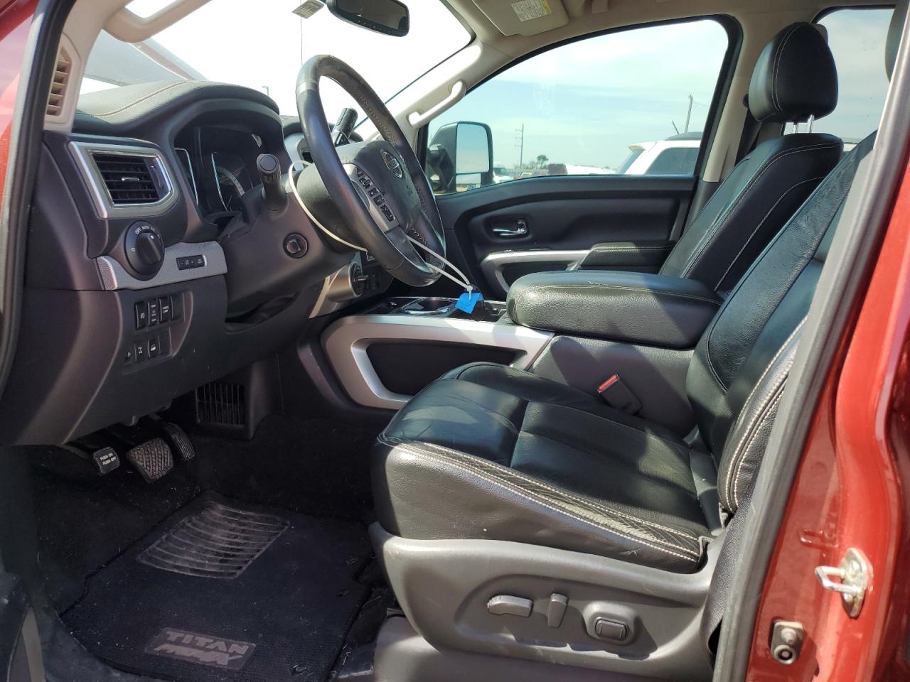 Photo 6 VIN: 1N6BA1F4XHN541123 - NISSAN TITAN 