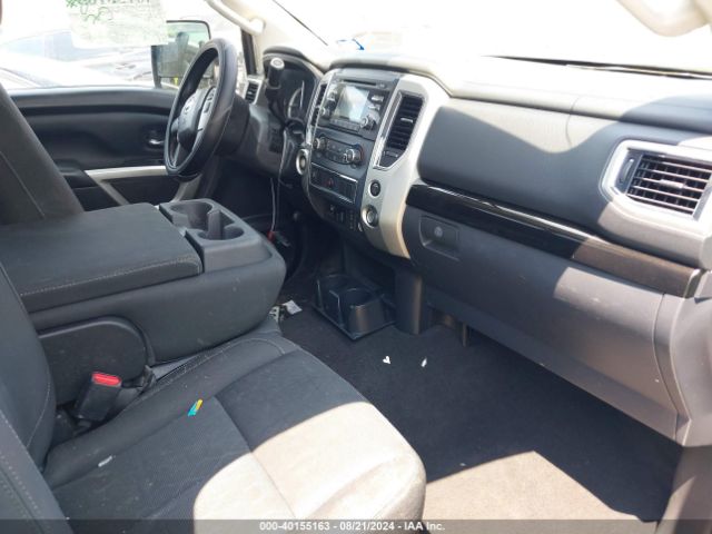 Photo 4 VIN: 1N6BA1R98HN520682 - NISSAN TITAN 