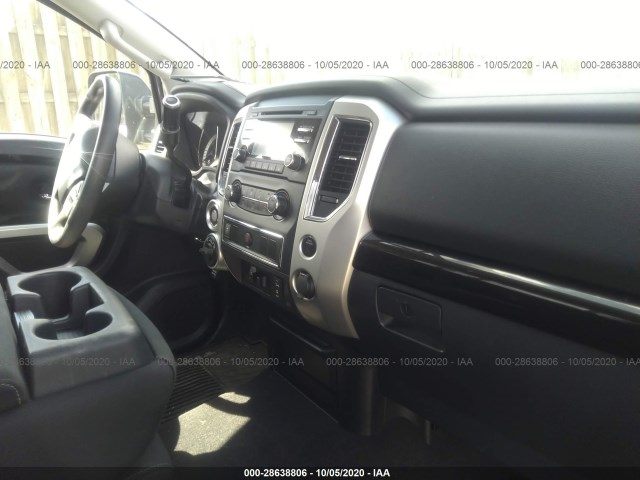 Photo 4 VIN: 1N6BA1RP2HN526248 - NISSAN TITAN XD 