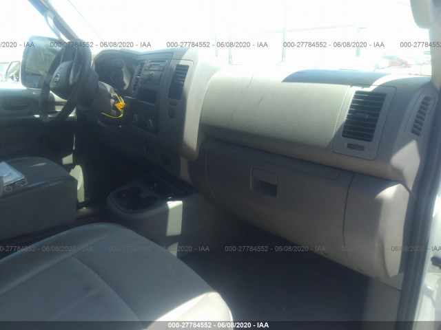 Photo 4 VIN: 1N6BF0KM0FN801379 - NISSAN NV 