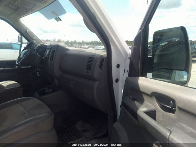 Photo 4 VIN: 1N6BF0KM1HN807985 - NISSAN NV CARGO 