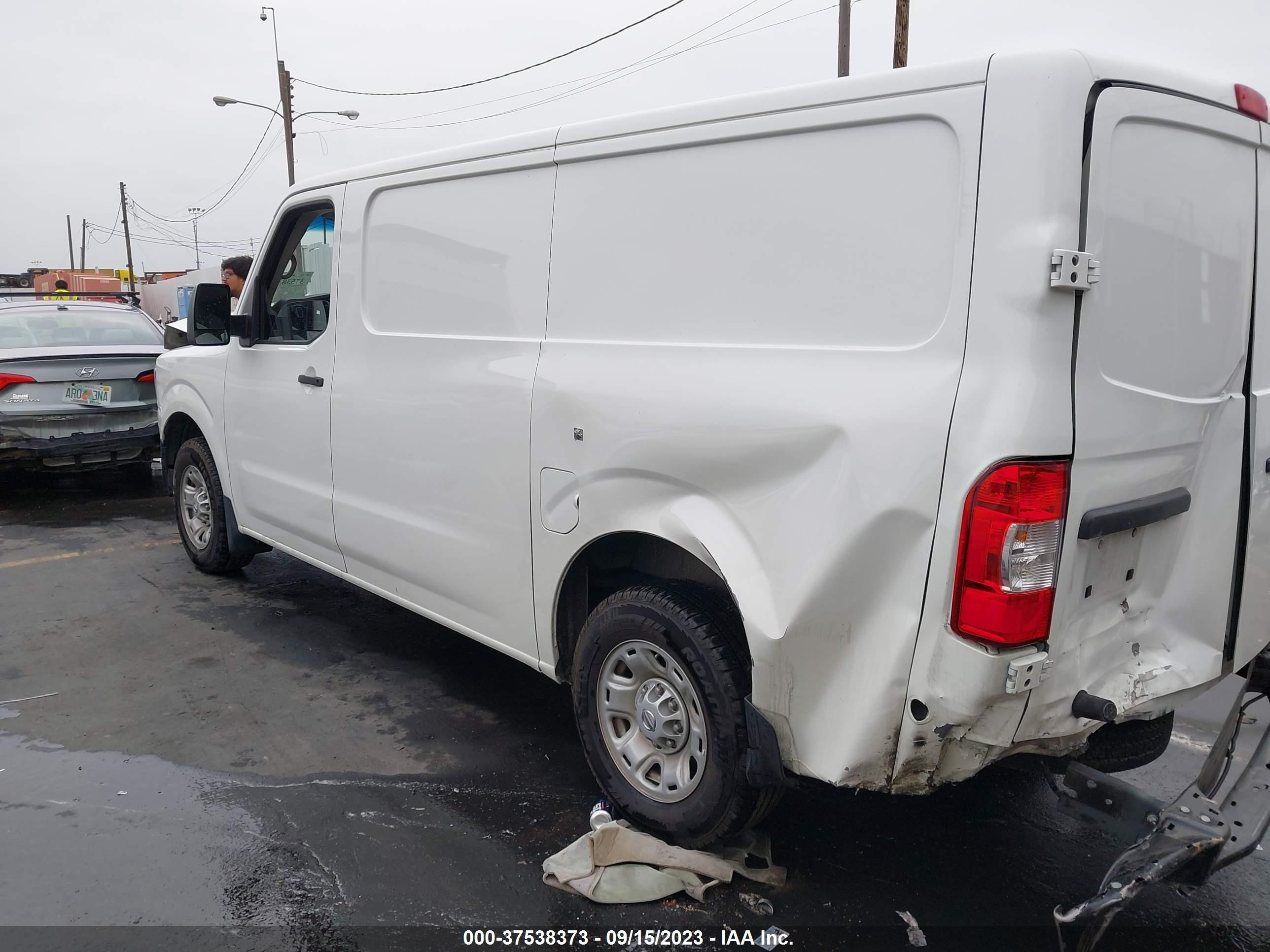 Photo 2 VIN: 1N6BF0KM1LN800463 - NISSAN NV 