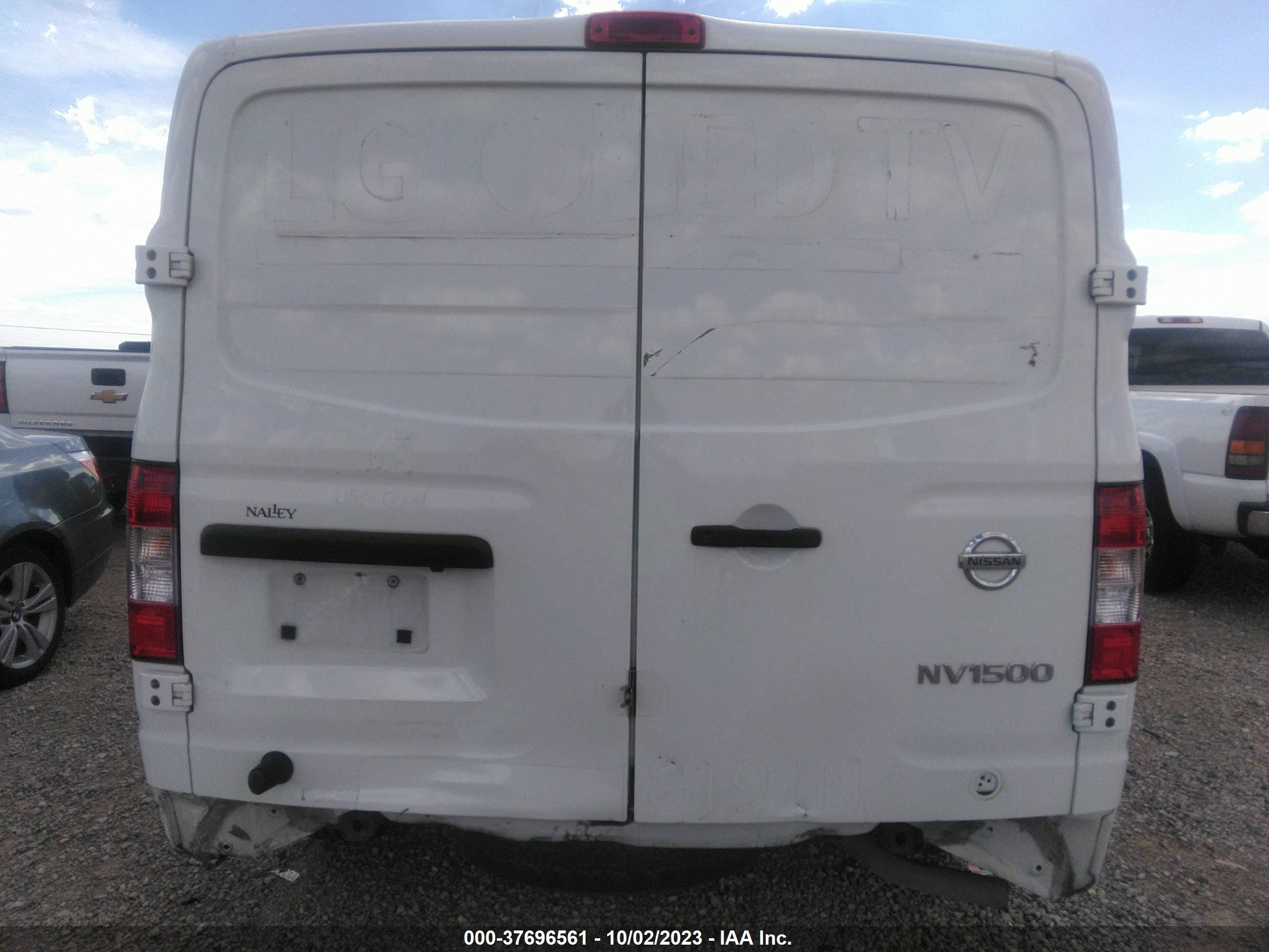 Photo 15 VIN: 1N6BF0KM4JN818064 - NISSAN NV 