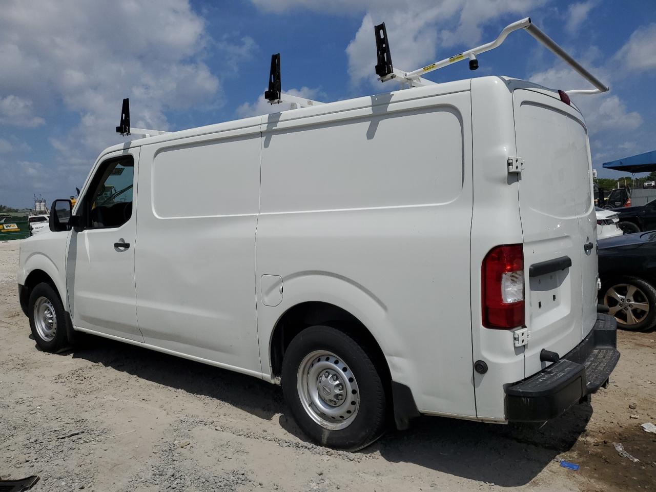 Photo 1 VIN: 1N6BF0KM6MN803246 - NISSAN NV 