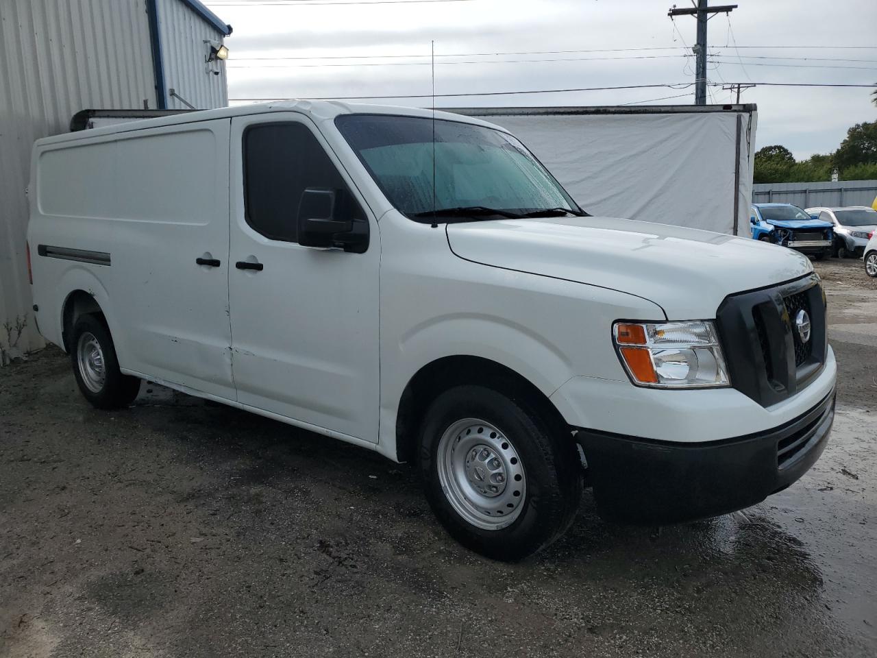 Photo 3 VIN: 1N6BF0KM9GN807988 - NISSAN NV 