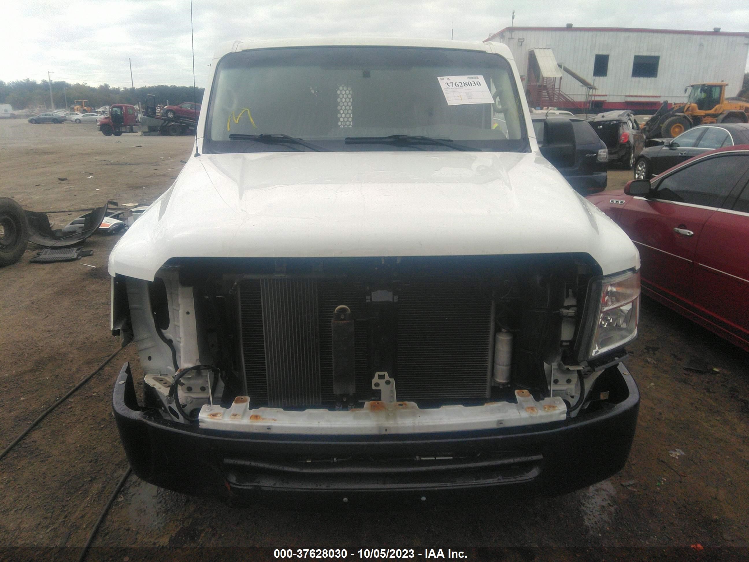 Photo 12 VIN: 1N6BF0KMXJN815136 - NISSAN NV 