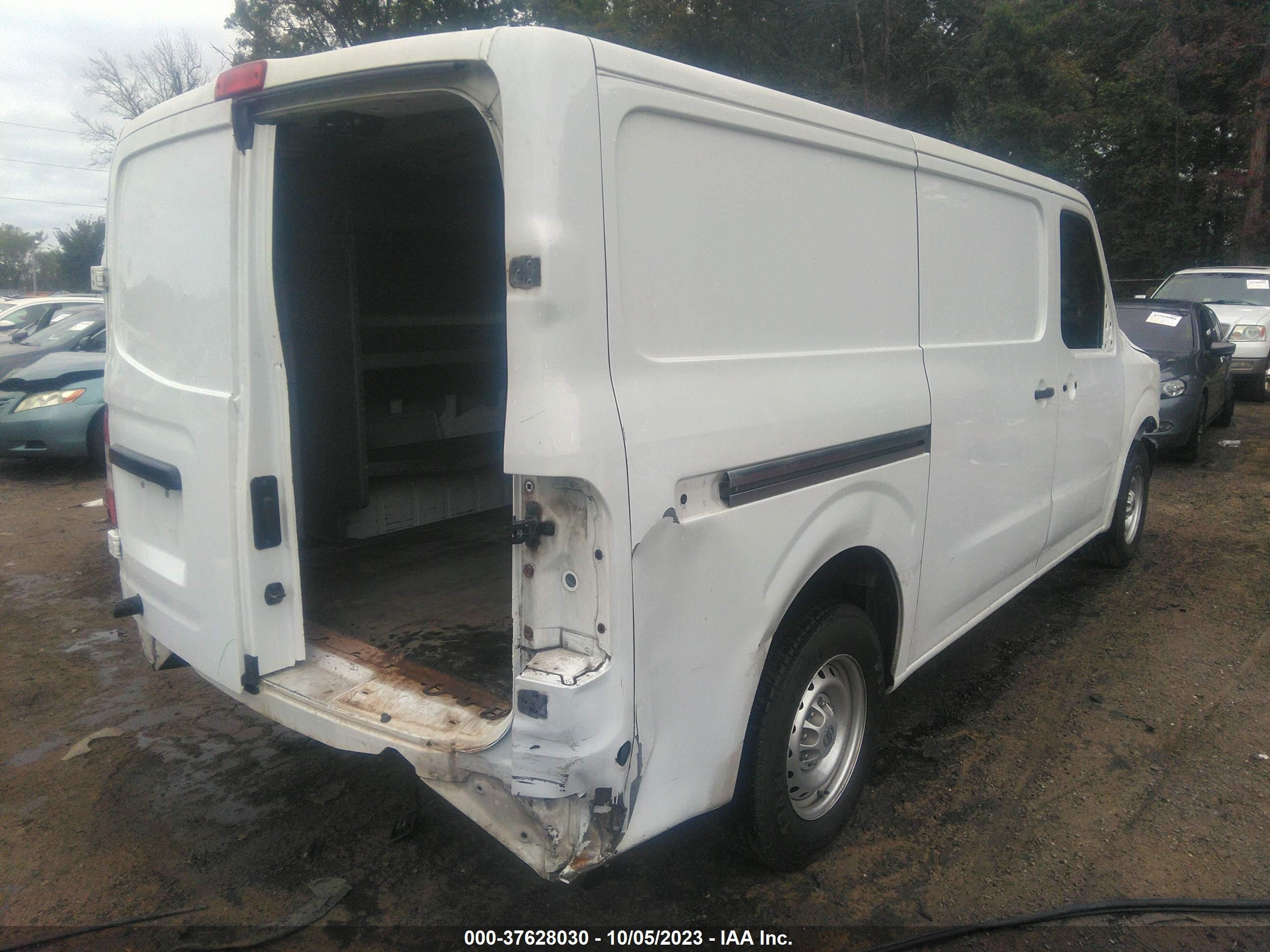 Photo 3 VIN: 1N6BF0KMXJN815136 - NISSAN NV 