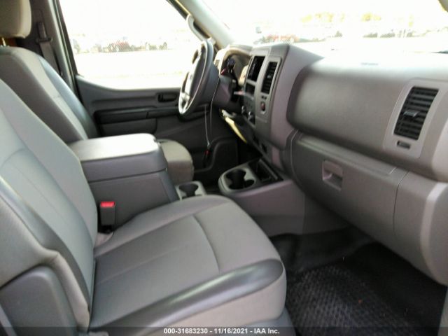 Photo 4 VIN: 1N6BF0KX2CN111431 - NISSAN NV 