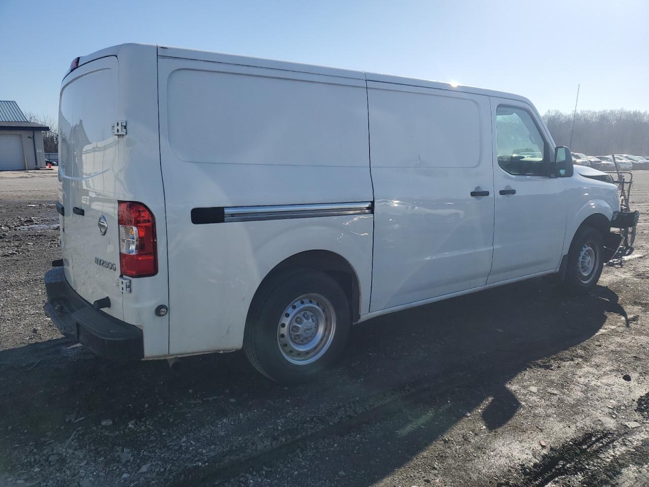 Photo 2 VIN: 1N6BF0KY0JN811180 - NISSAN NV 