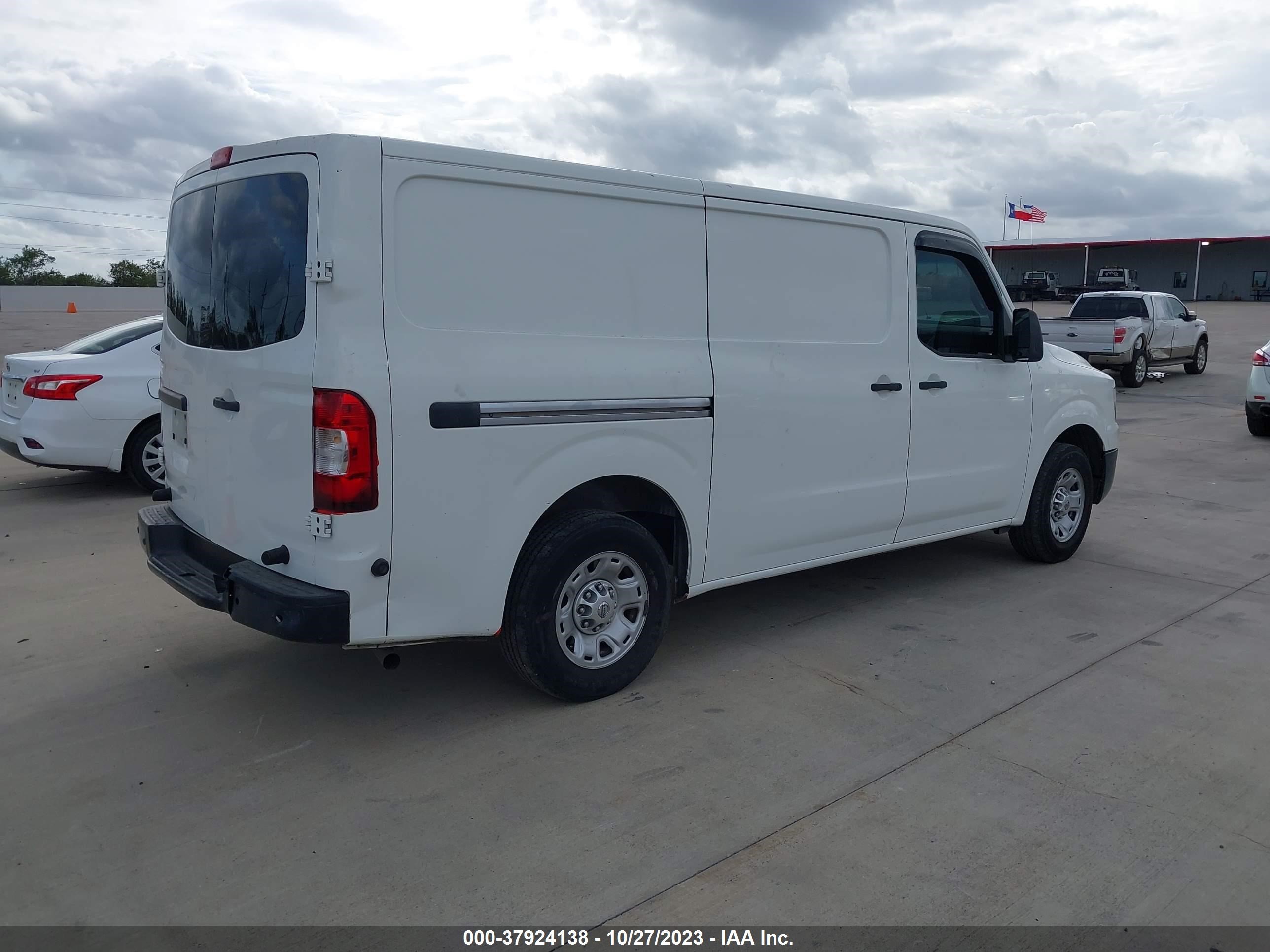 Photo 3 VIN: 1N6BF0KY1FN806786 - NISSAN NV 