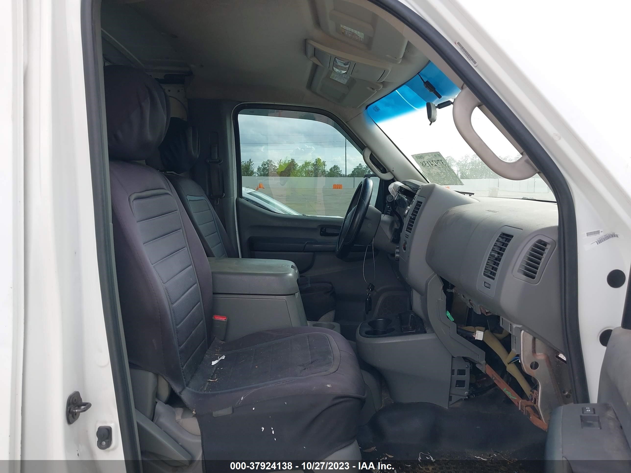 Photo 4 VIN: 1N6BF0KY1FN806786 - NISSAN NV 