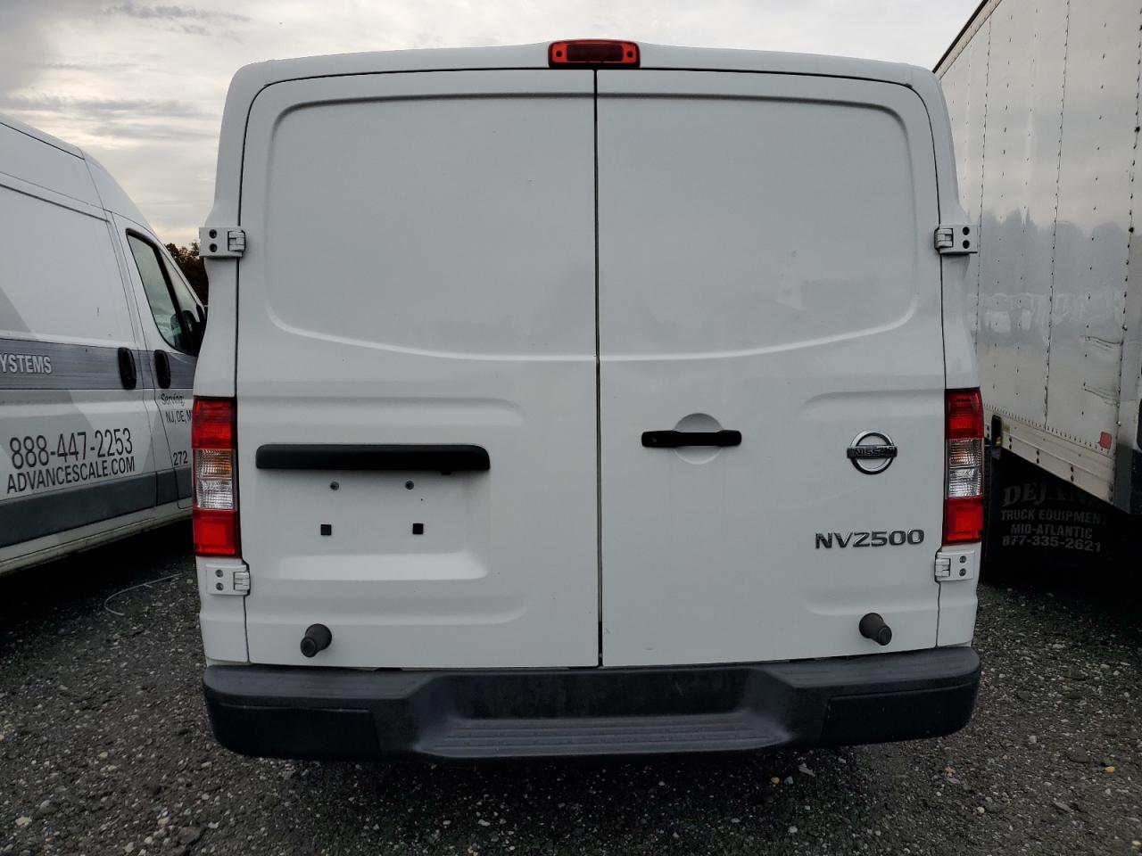 Photo 5 VIN: 1N6BF0KY1JN806635 - NISSAN NV 