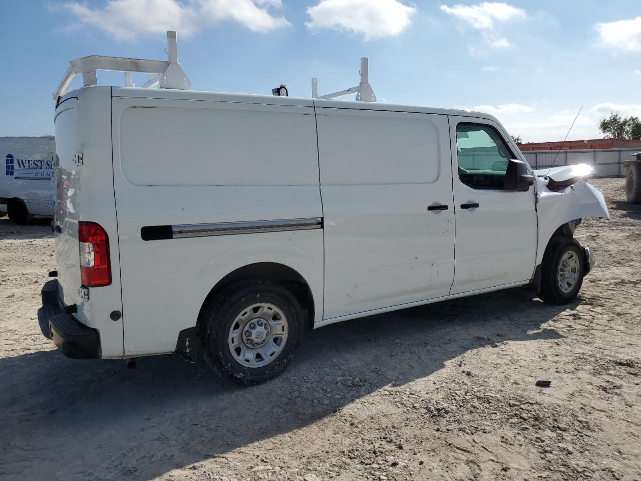 Photo 2 VIN: 1N6BF0KY7MN810936 - NISSAN NV 