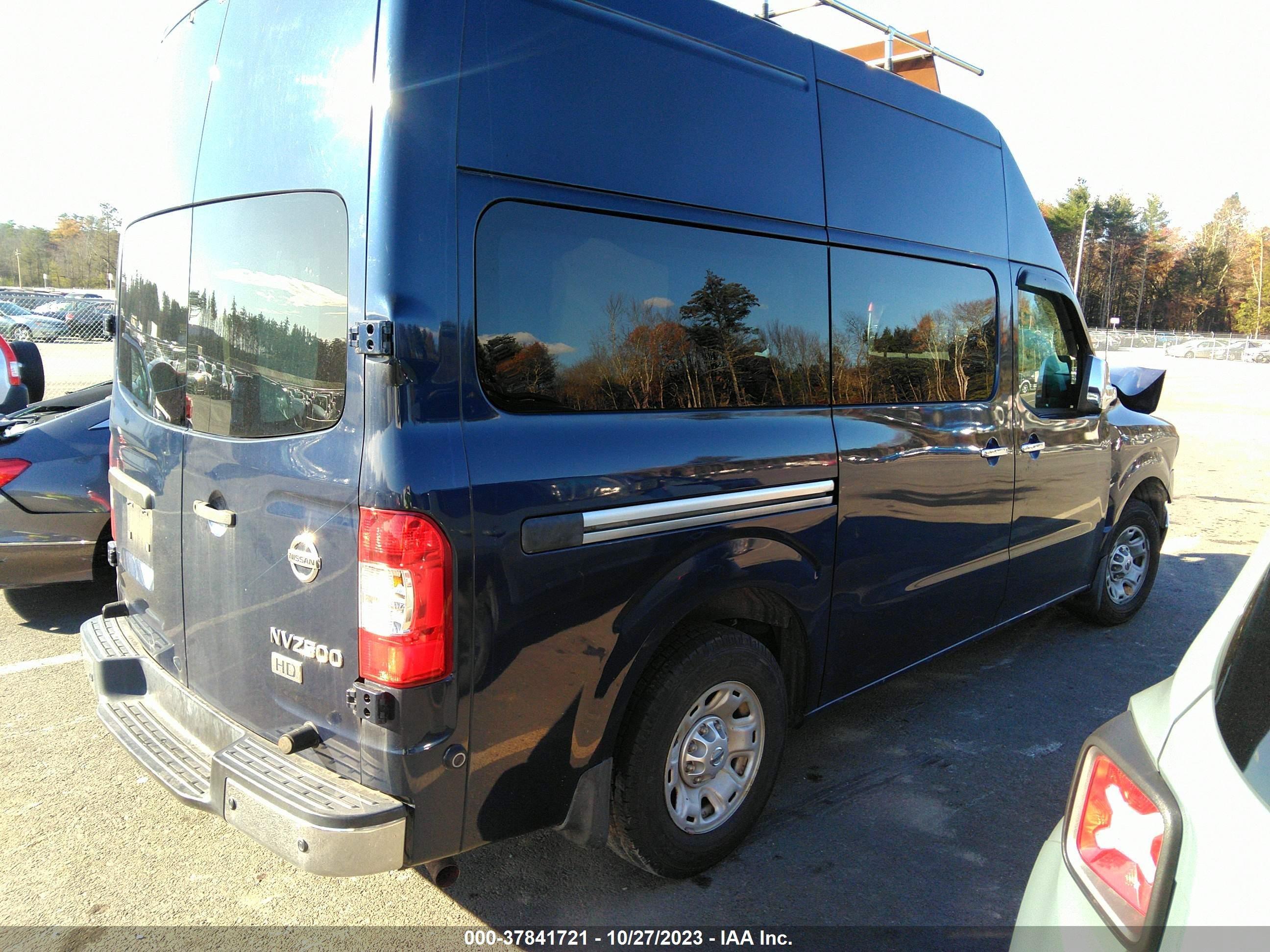 Photo 3 VIN: 1N6BF0LX0CN110664 - NISSAN NV 