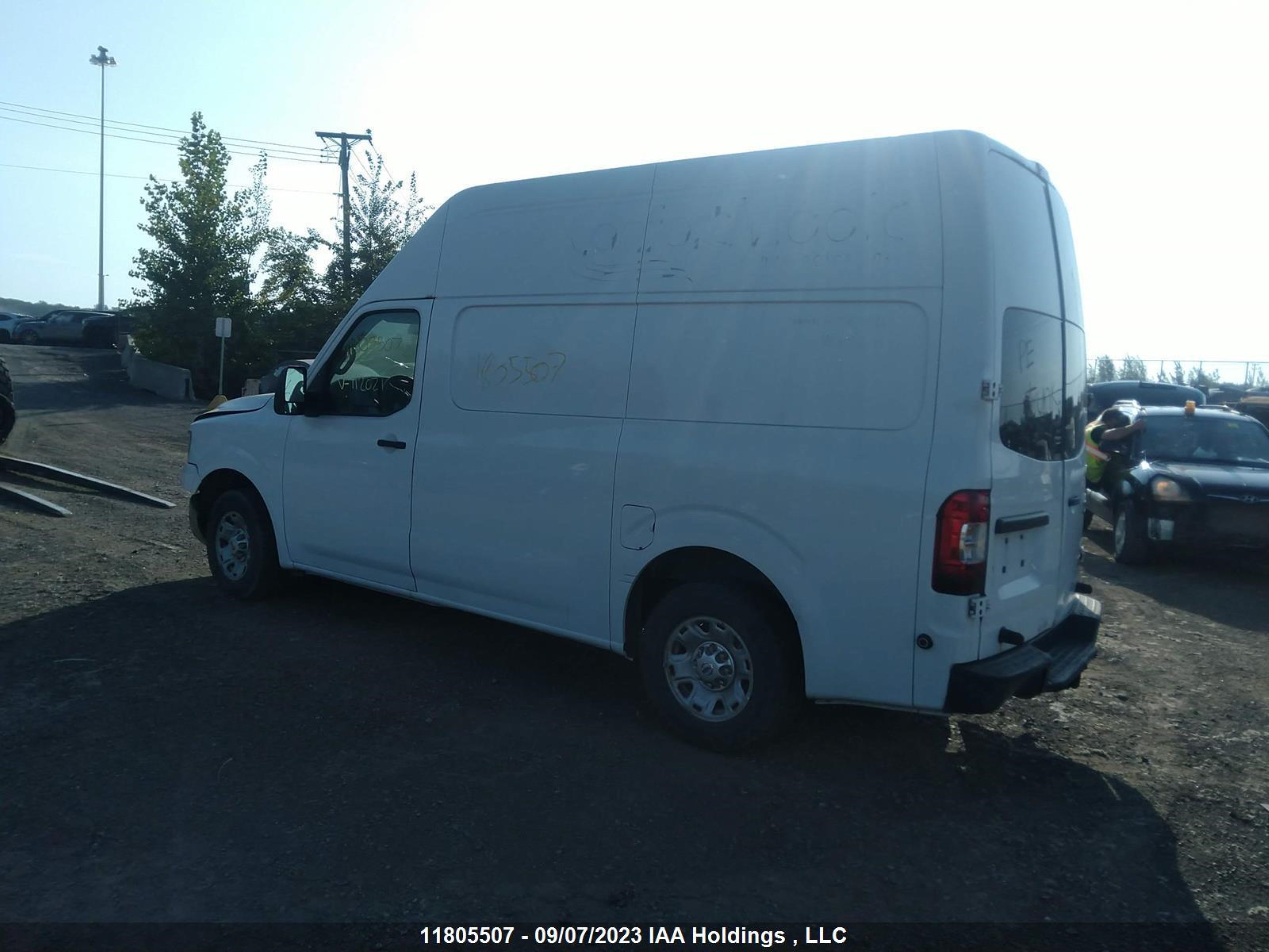 Photo 2 VIN: 1N6BF0LY0CN112021 - NISSAN NV 