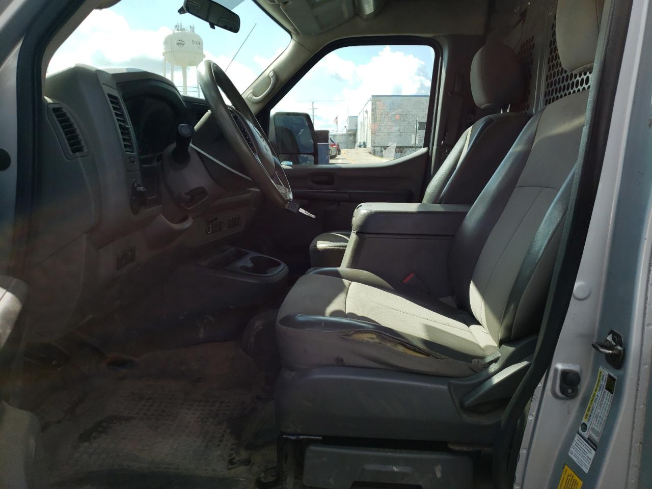 Photo 6 VIN: 1N6BF0LY1JN818492 - NISSAN NV 