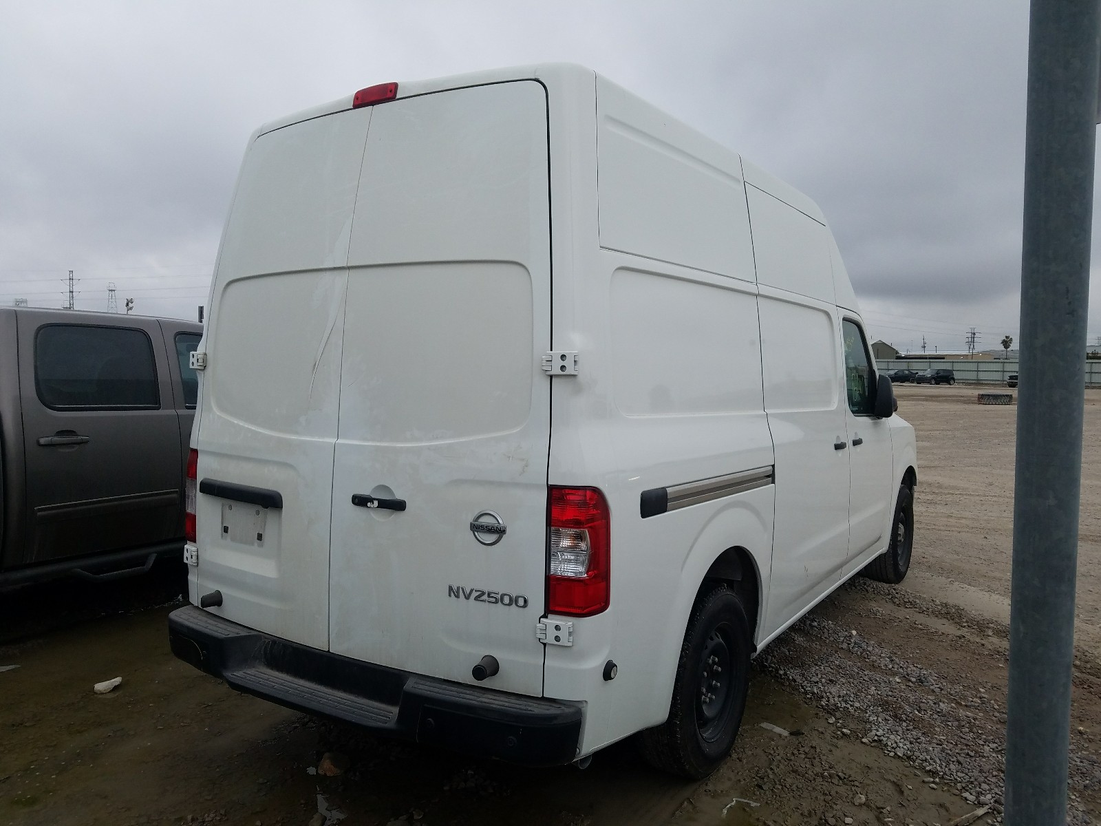 Photo 3 VIN: 1N6BF0LY4LN807389 - NISSAN NV 2500 S 