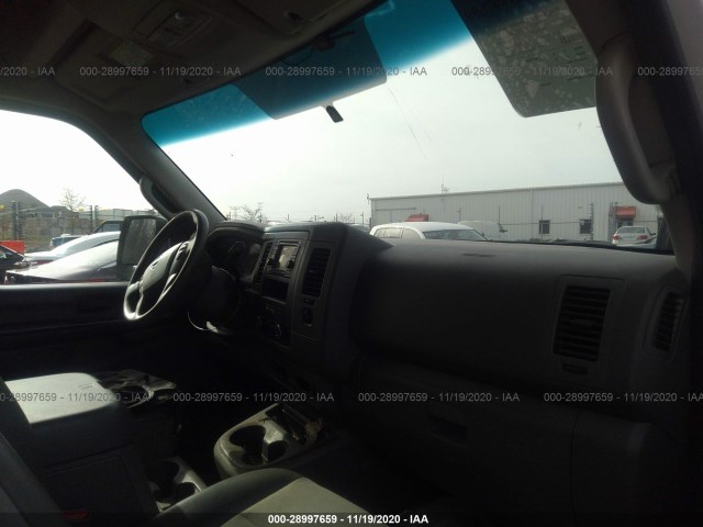 Photo 4 VIN: 1N6BF0LY6DN114339 - NISSAN NV 