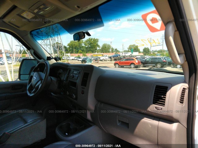 Photo 4 VIN: 1N6BF0LY9CN111966 - NISSAN NV 