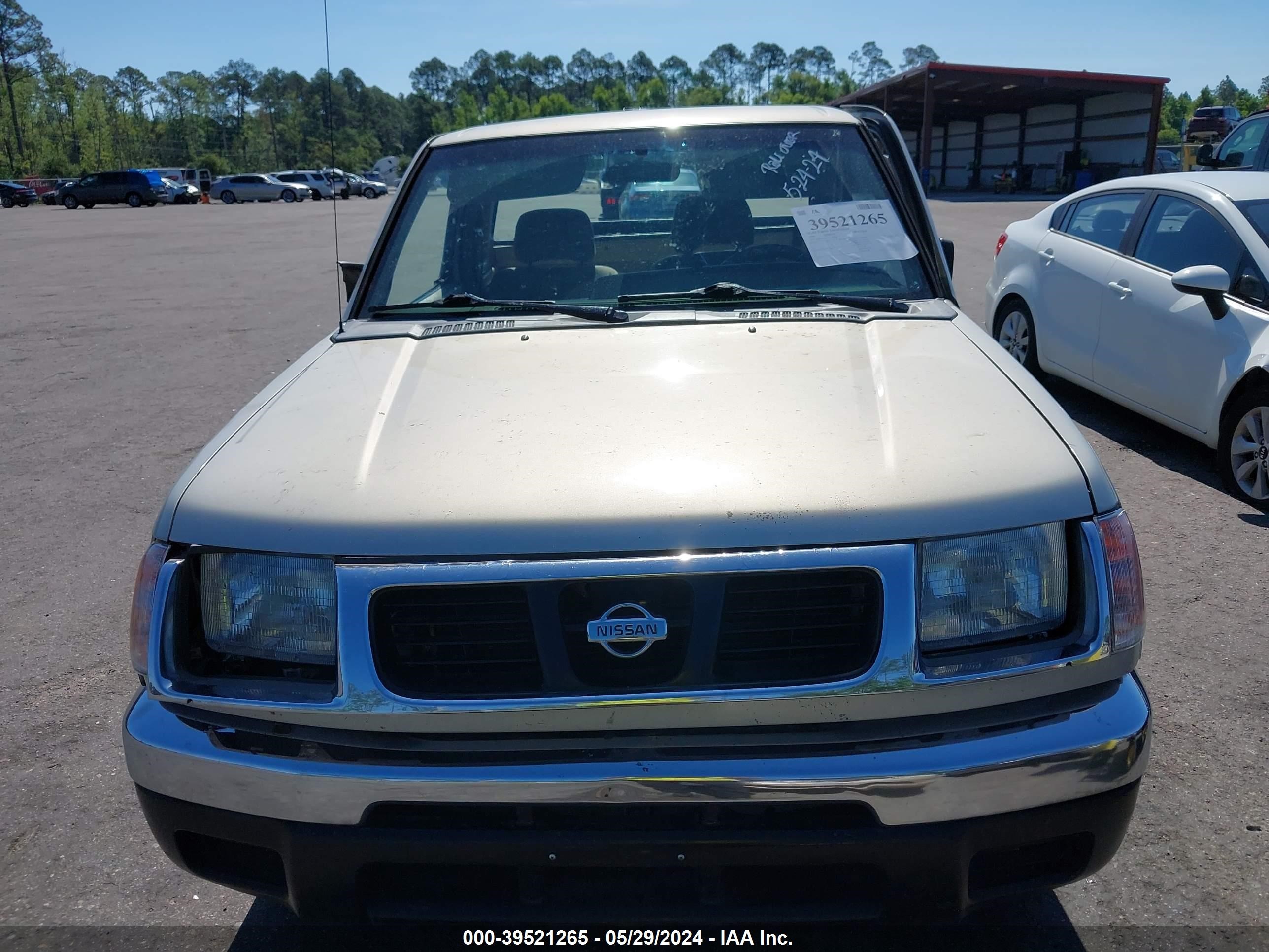 Photo 11 VIN: 1N6DD26S1XC344646 - NISSAN FRONTIER 