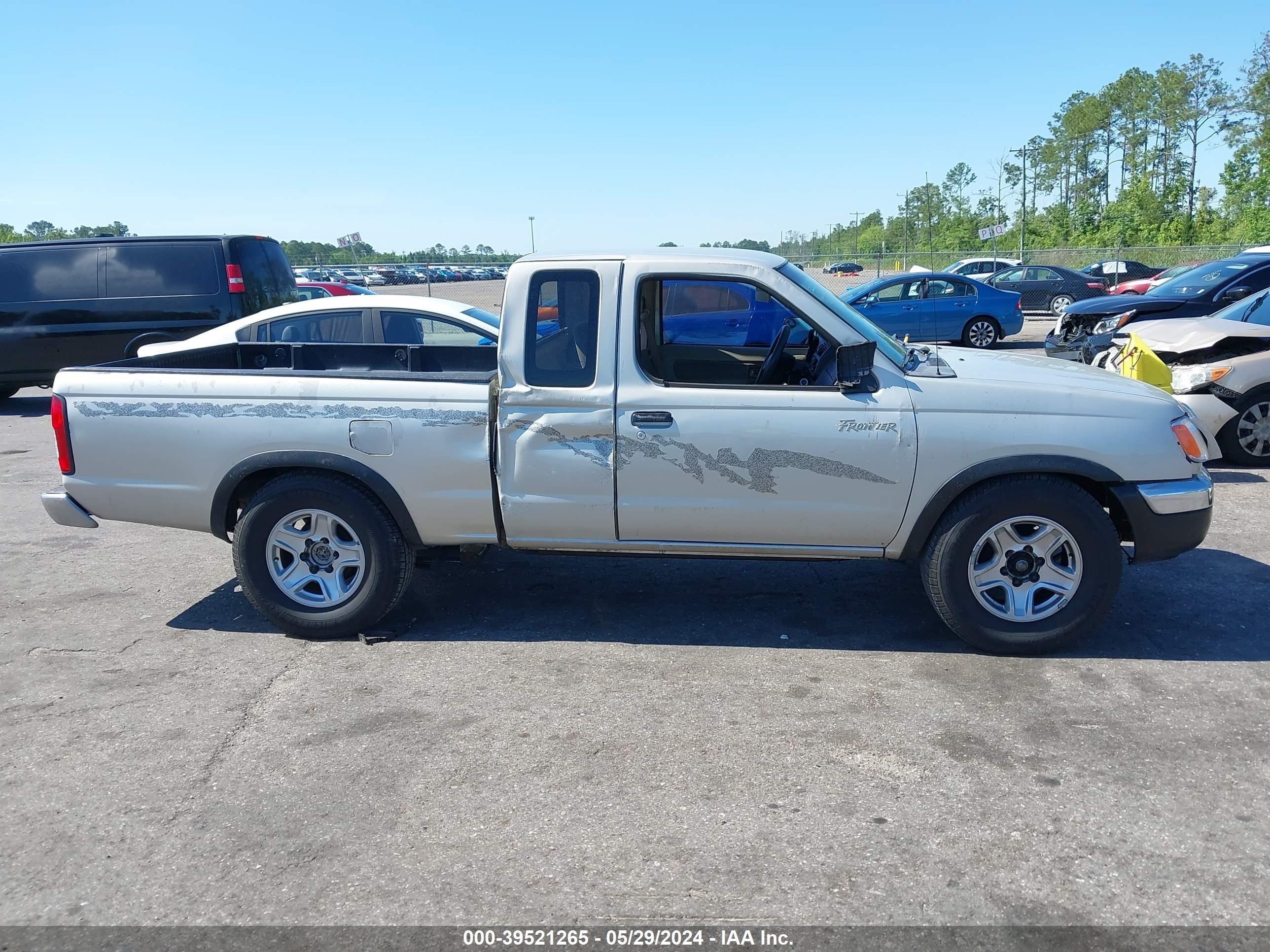 Photo 12 VIN: 1N6DD26S1XC344646 - NISSAN FRONTIER 