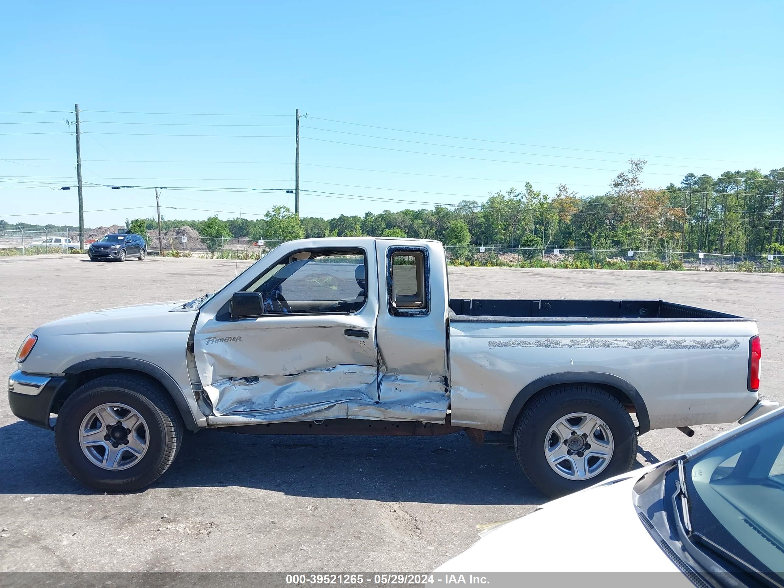 Photo 13 VIN: 1N6DD26S1XC344646 - NISSAN FRONTIER 