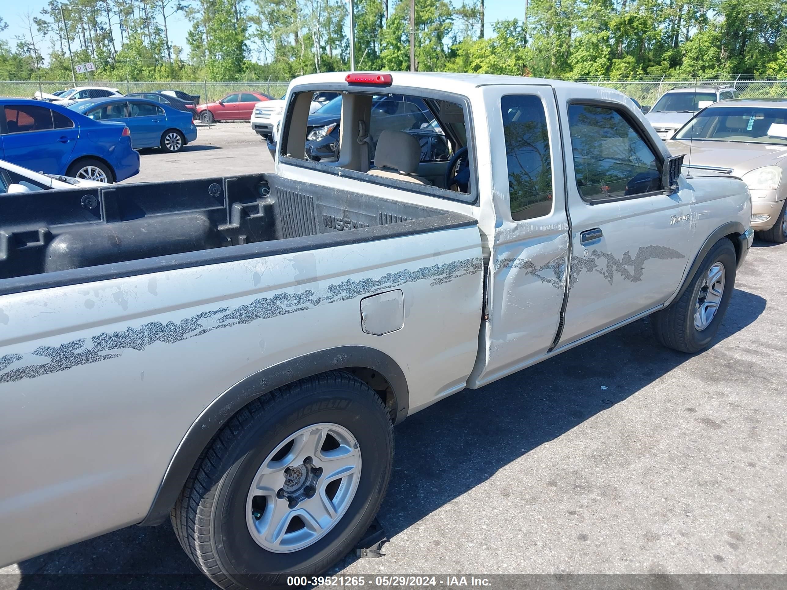 Photo 18 VIN: 1N6DD26S1XC344646 - NISSAN FRONTIER 