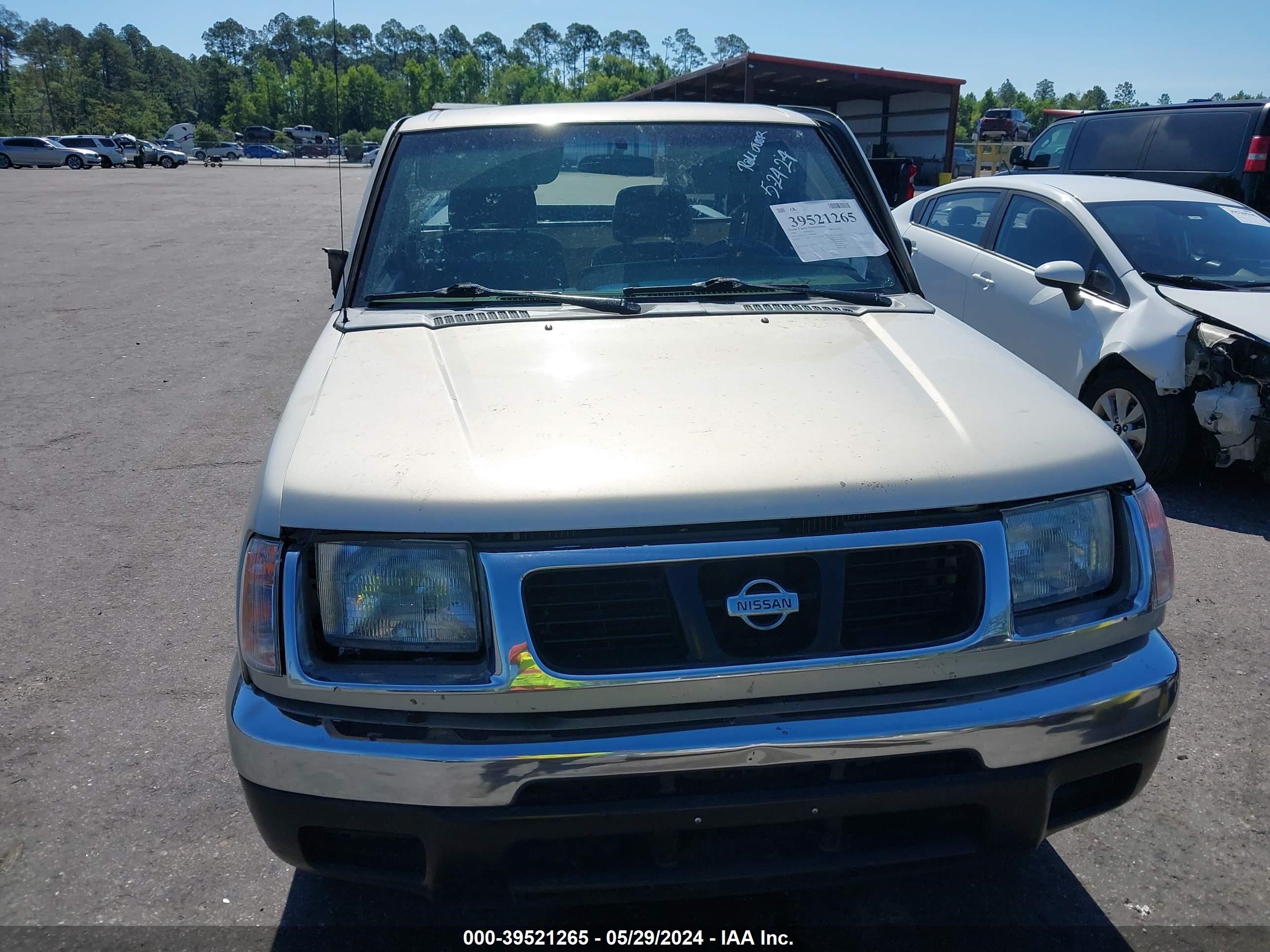 Photo 5 VIN: 1N6DD26S1XC344646 - NISSAN FRONTIER 