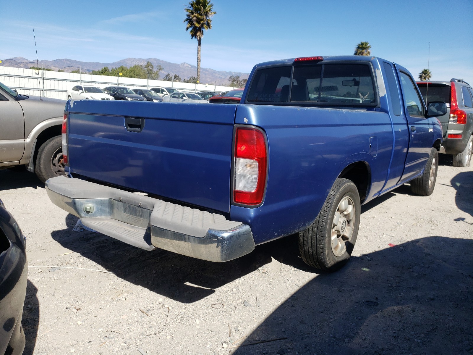 Photo 3 VIN: 1N6DD26S3XC340954 - NISSAN FRONTIER K 