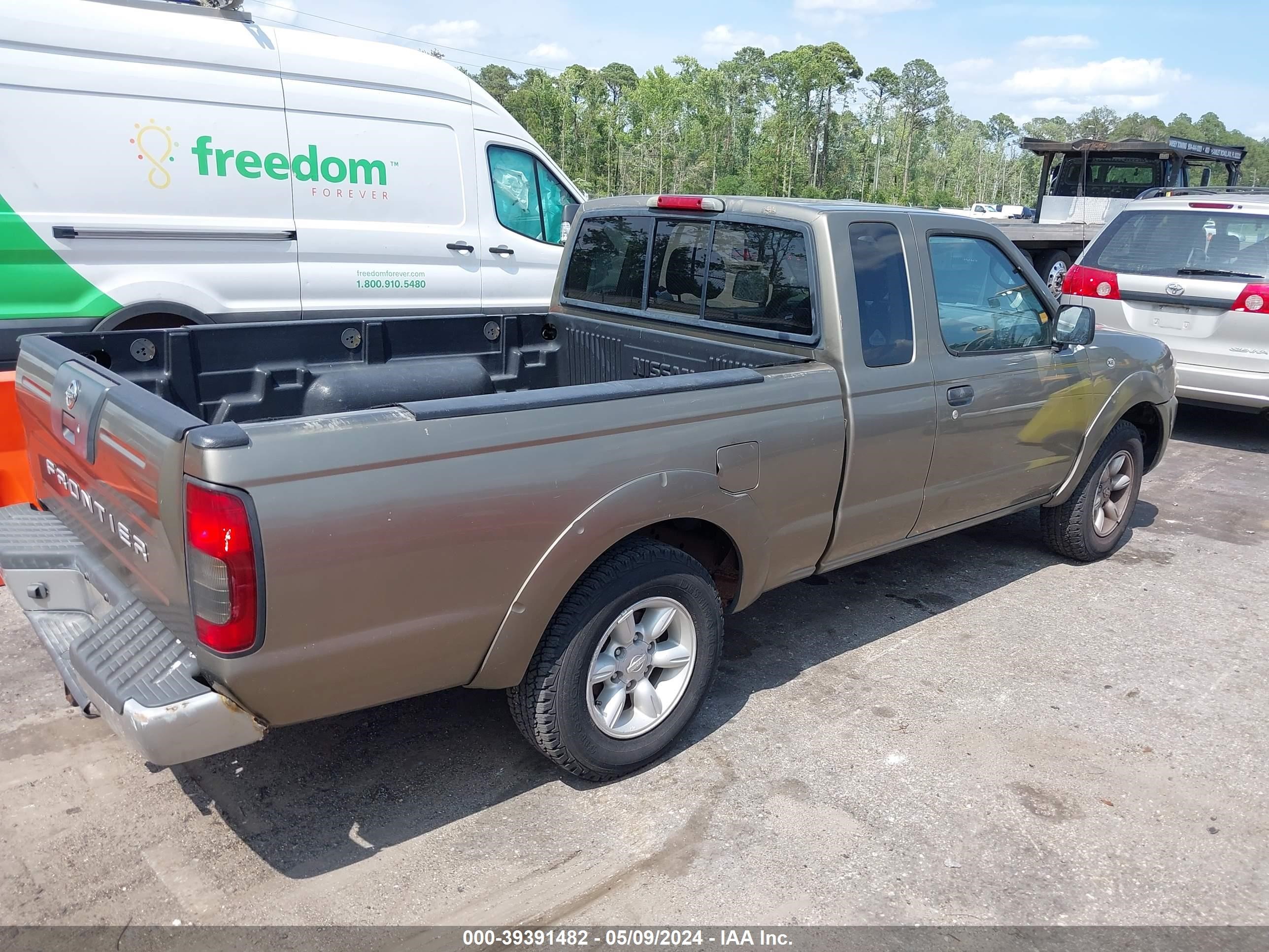 Photo 3 VIN: 1N6DD26S72C334194 - NISSAN NAVARA (FRONTIER) 