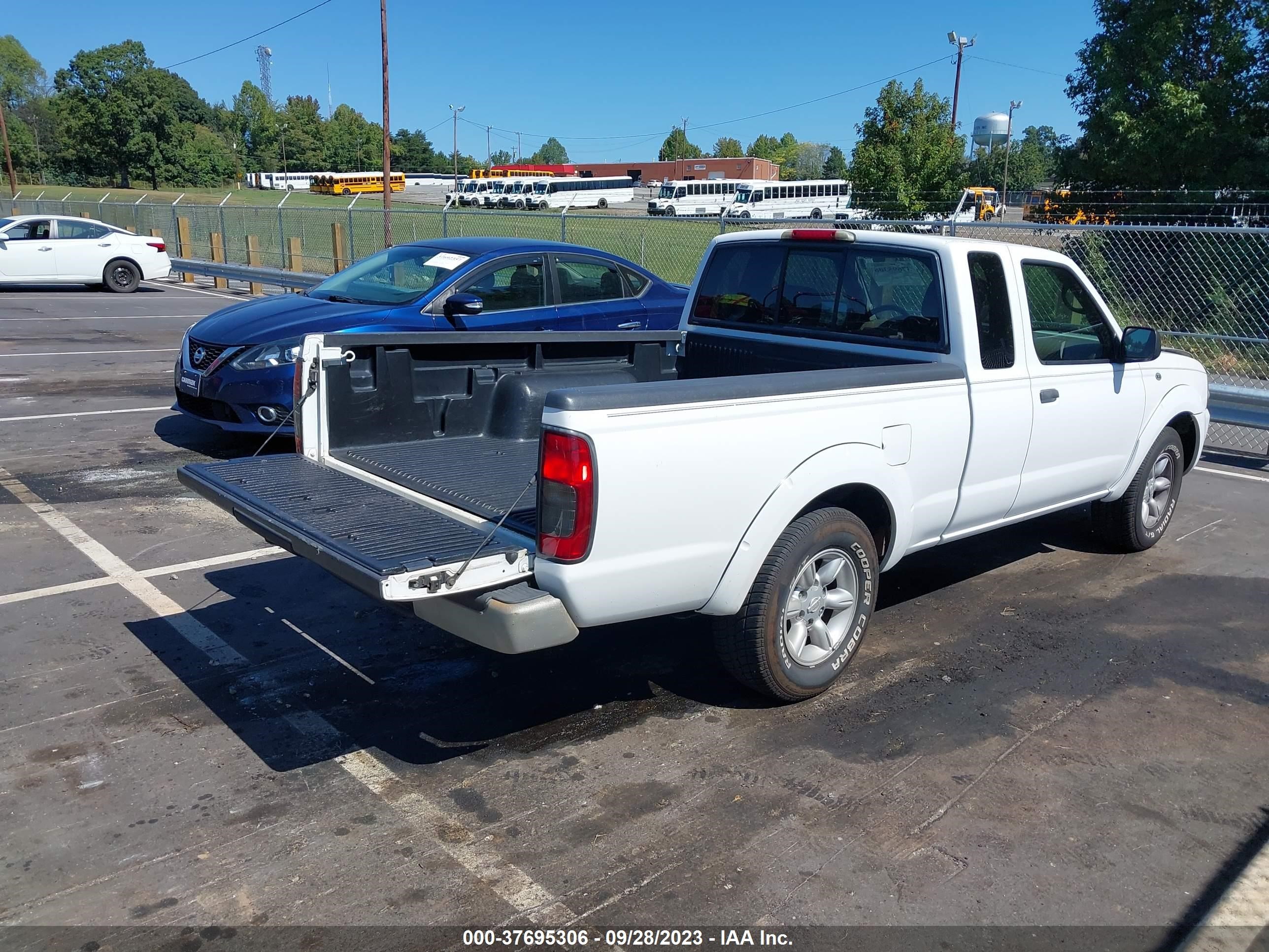 Photo 3 VIN: 1N6DD26T54C412760 - NISSAN NAVARA (FRONTIER) 