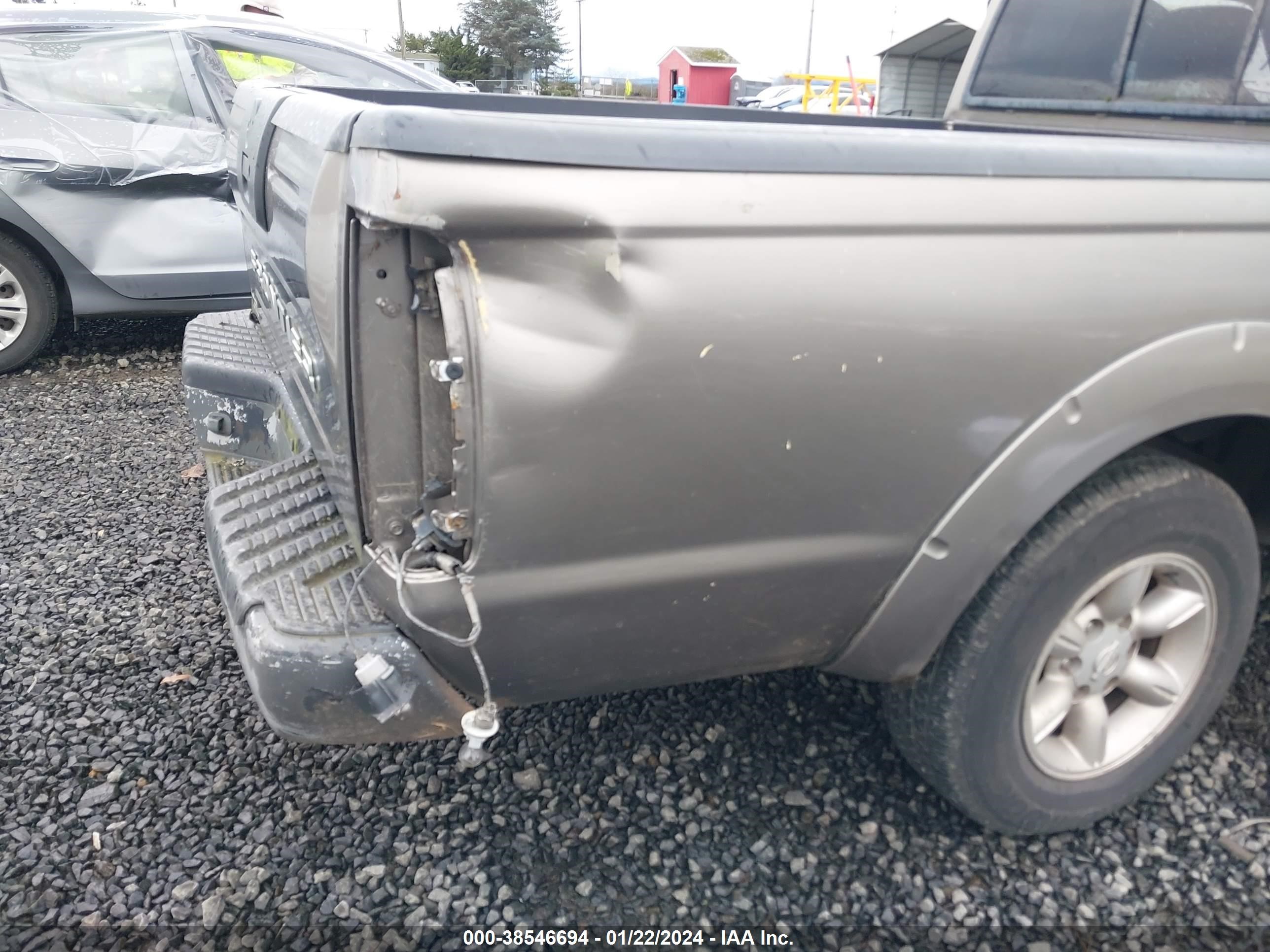 Photo 5 VIN: 1N6DD26TX4C413340 - NISSAN NAVARA (FRONTIER) 