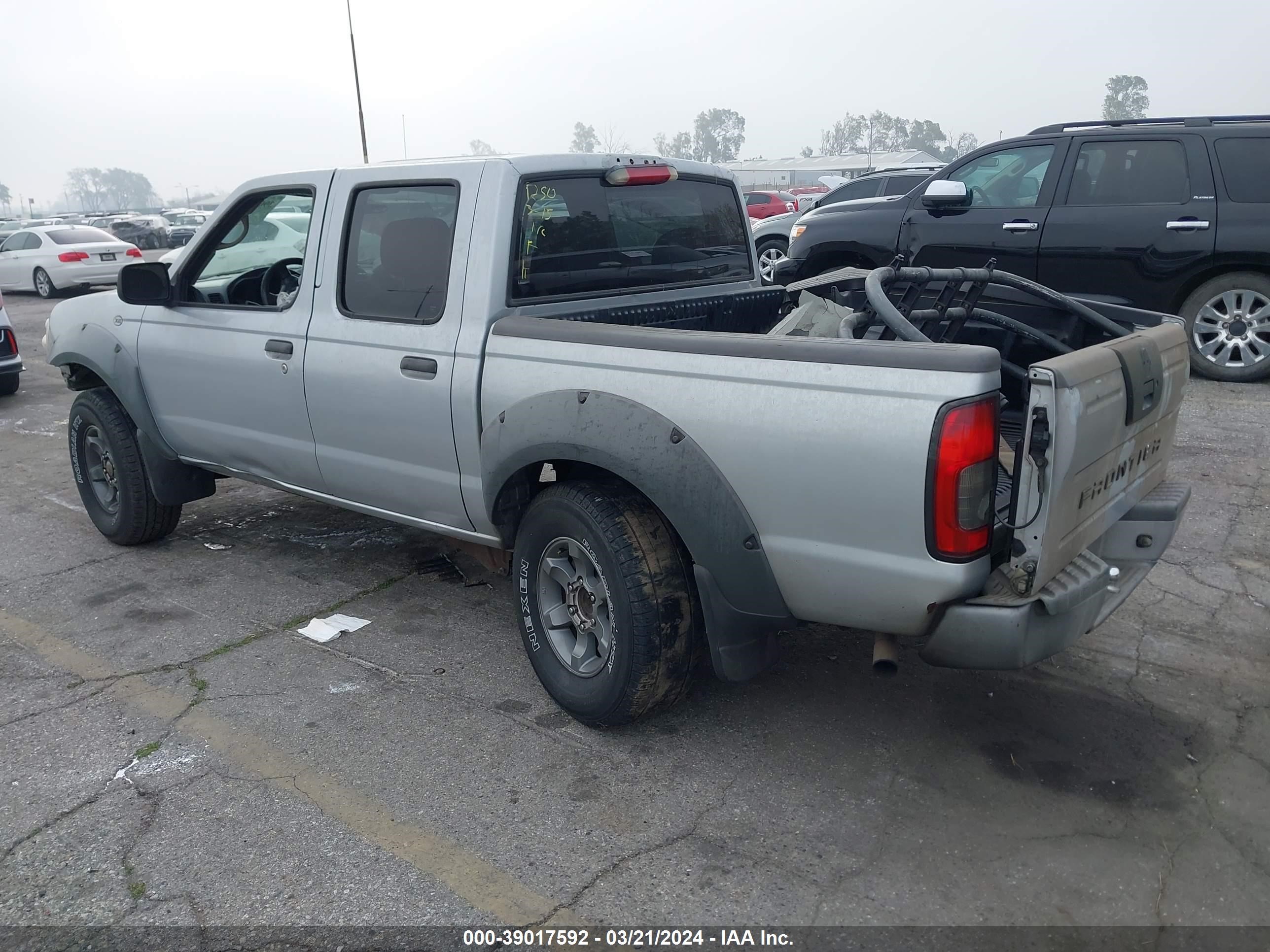 Photo 2 VIN: 1N6ED27T33C465569 - NISSAN NAVARA (FRONTIER) 