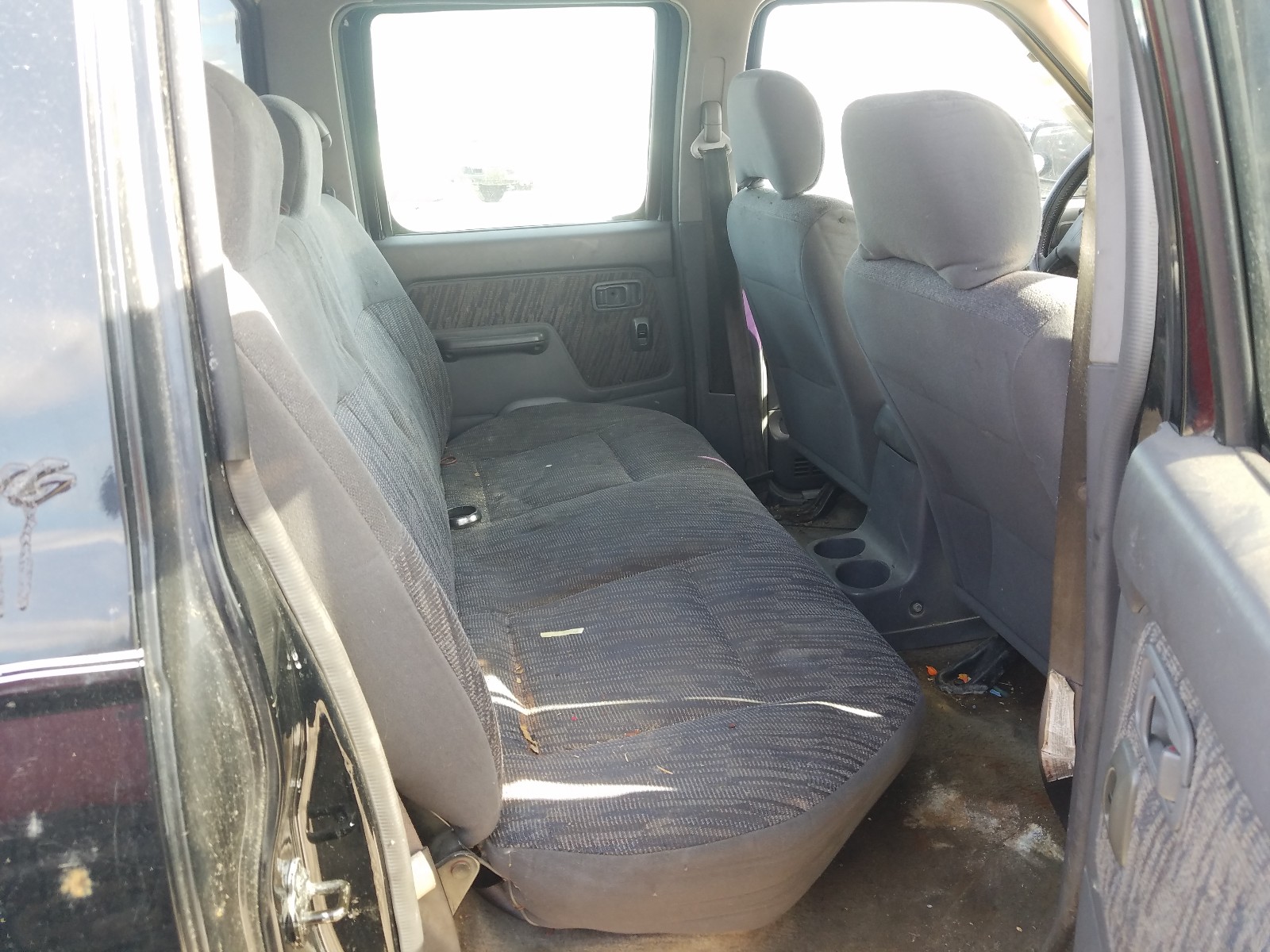 Photo 5 VIN: 1N6ED27T5YC372138 - NISSAN FRONTIER C 