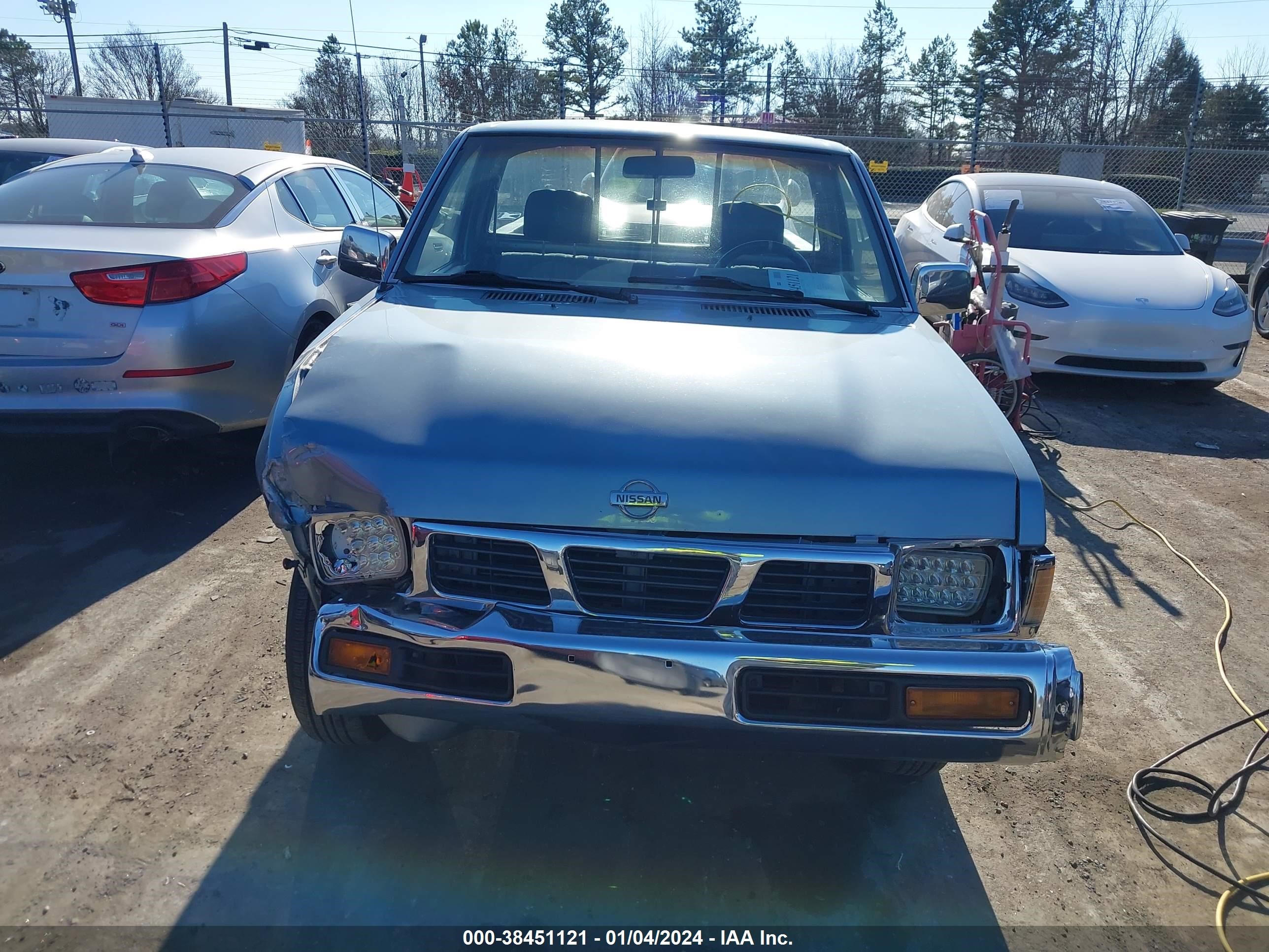 Photo 11 VIN: 1N6SD11S3PC406959 - NISSAN NULL 