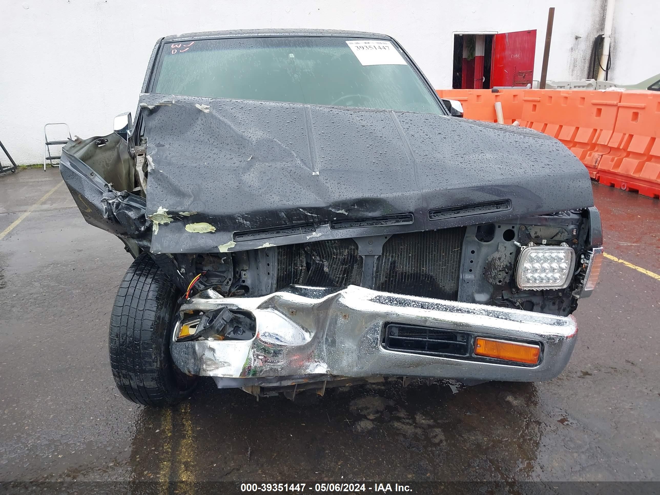 Photo 5 VIN: 1N6SD11S3TC343016 - NISSAN NULL 