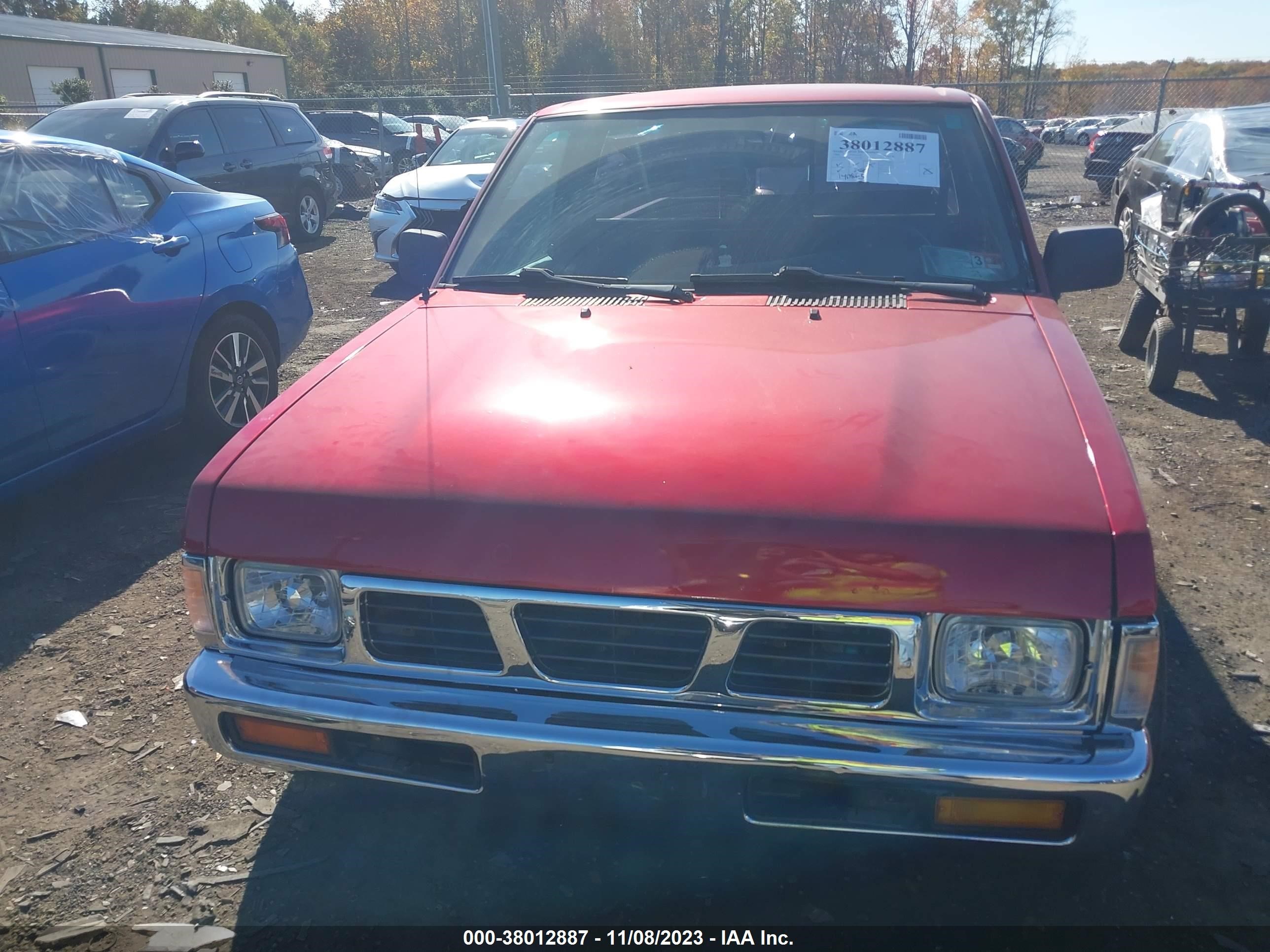 Photo 11 VIN: 1N6SD11S4TC323499 - NISSAN ALL 