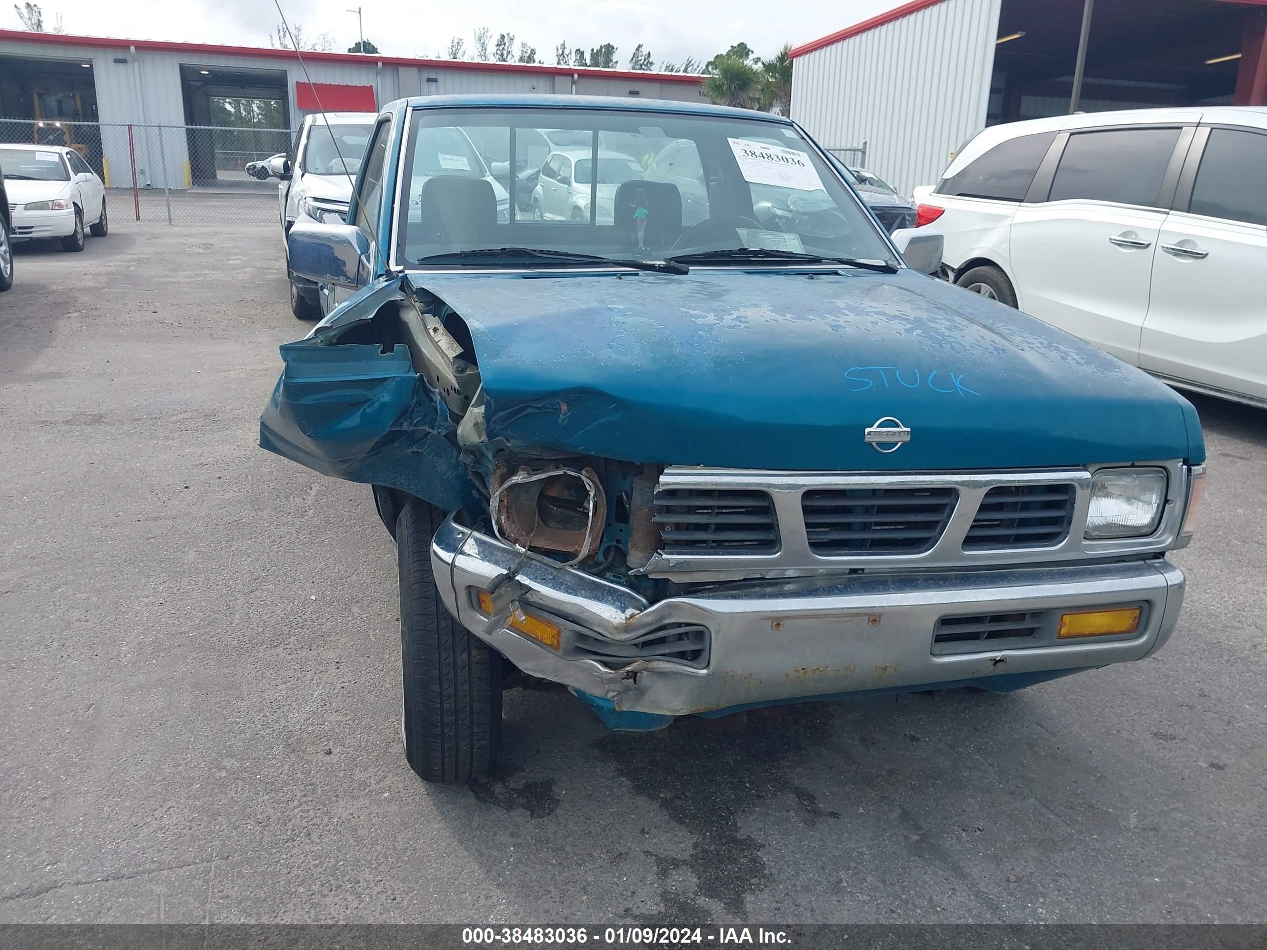 Photo 5 VIN: 1N6SD11S7SC418895 - NISSAN NULL 