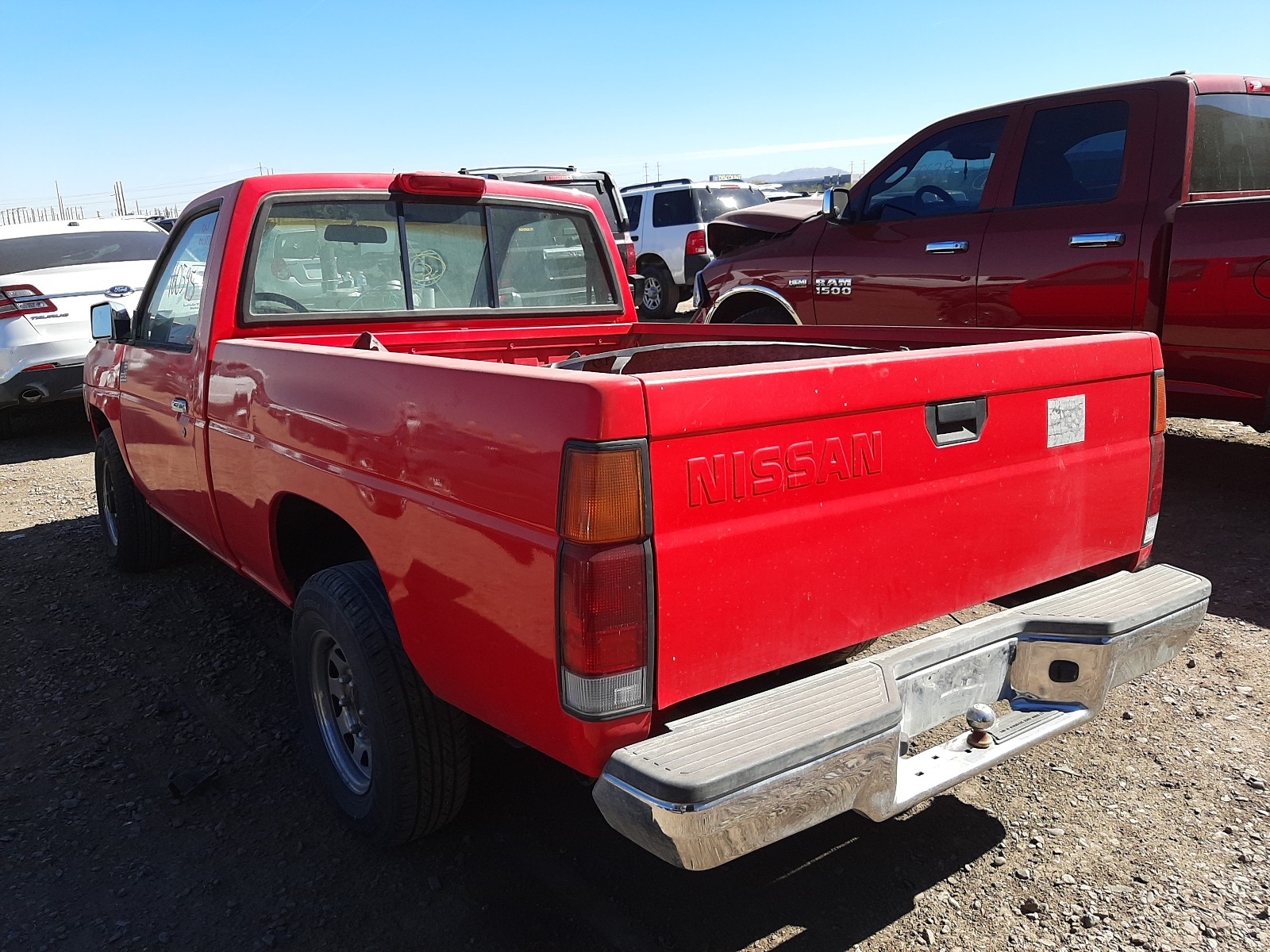 Photo 2 VIN: 1N6SD11SXRC353065 - NISSAN TRUCK BASE 