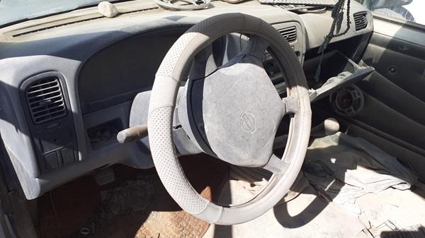 Photo 10 VIN: 1N6SD11SXVC336194 - NISSAN PICKUP 