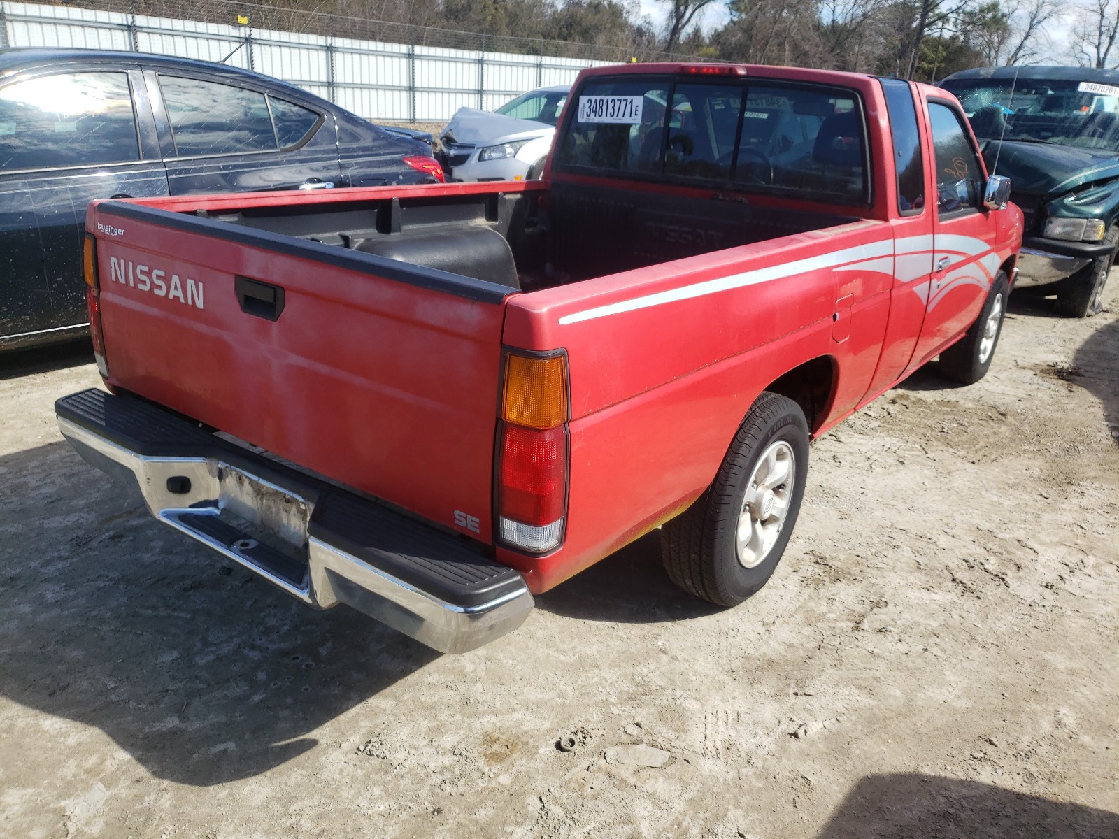 Photo 3 VIN: 1N6SD16S2VC311654 - NISSAN TRUCK KING 